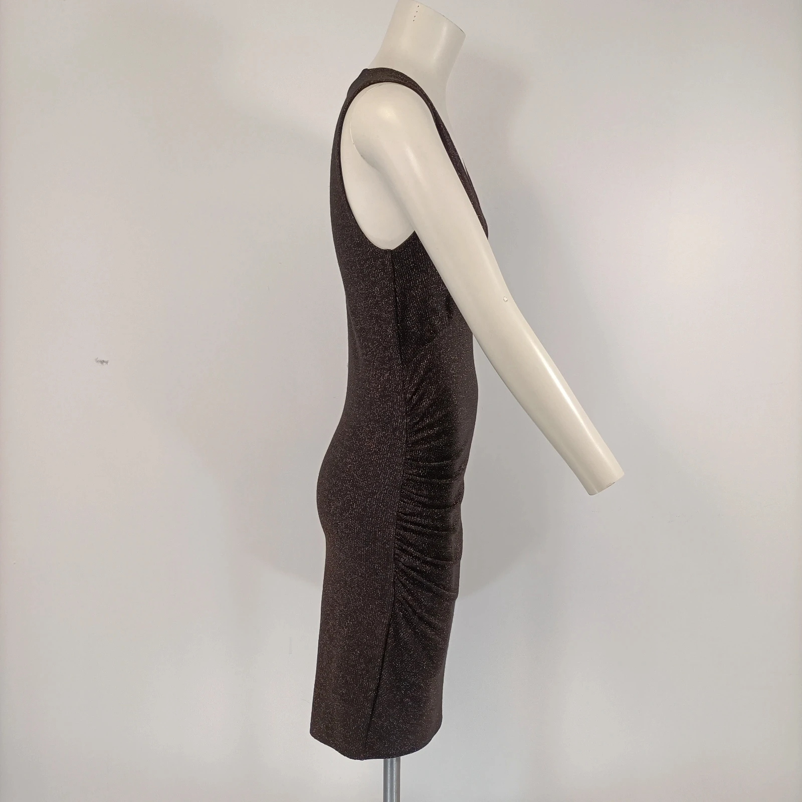 Robe moulante de soirée noire brillante à paillette col V - CMT Atelier M Très bon état - Vue 4 - 