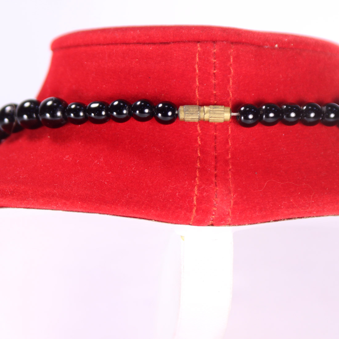 Collier perles noires et feuilles dorées Bon état - Vue 5 - 