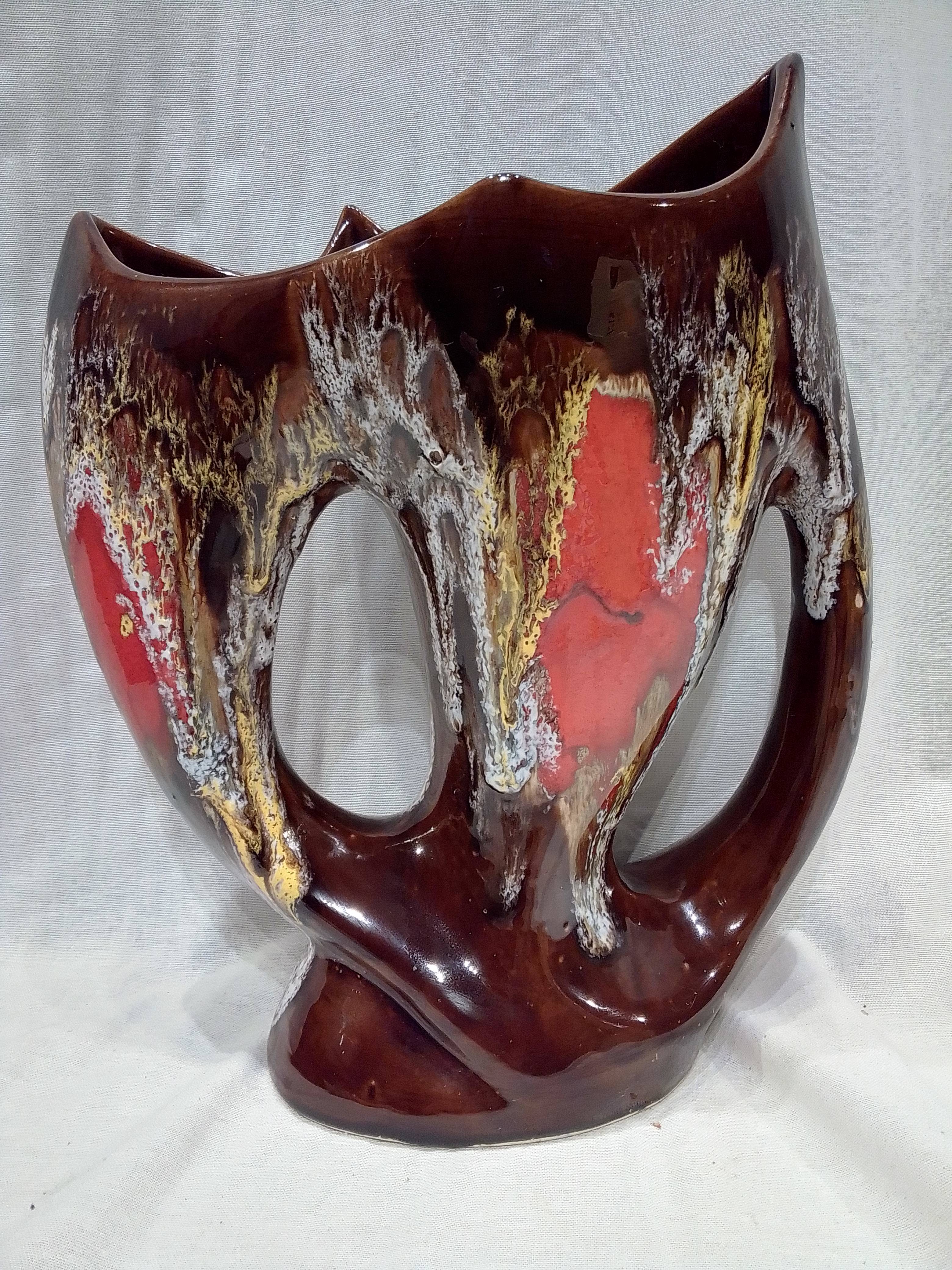 Vase/Sculpture Vintage Vallauris en céramique émaillé, double poignée, année 60 Très bon état -  reconditionné disponible sur Label Emmaüs