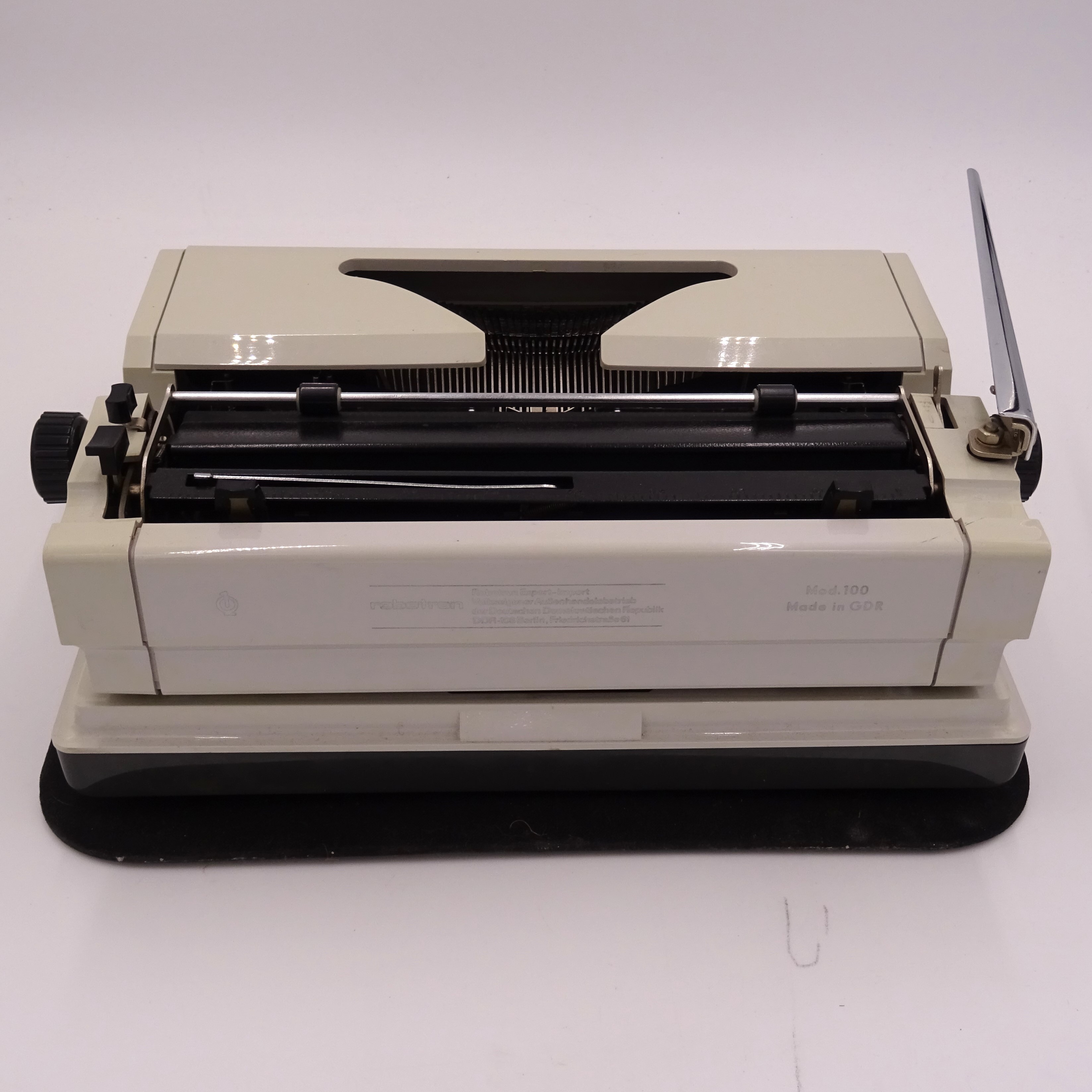 Machine a écrire - Erika Model 100 - Label Emmaüs