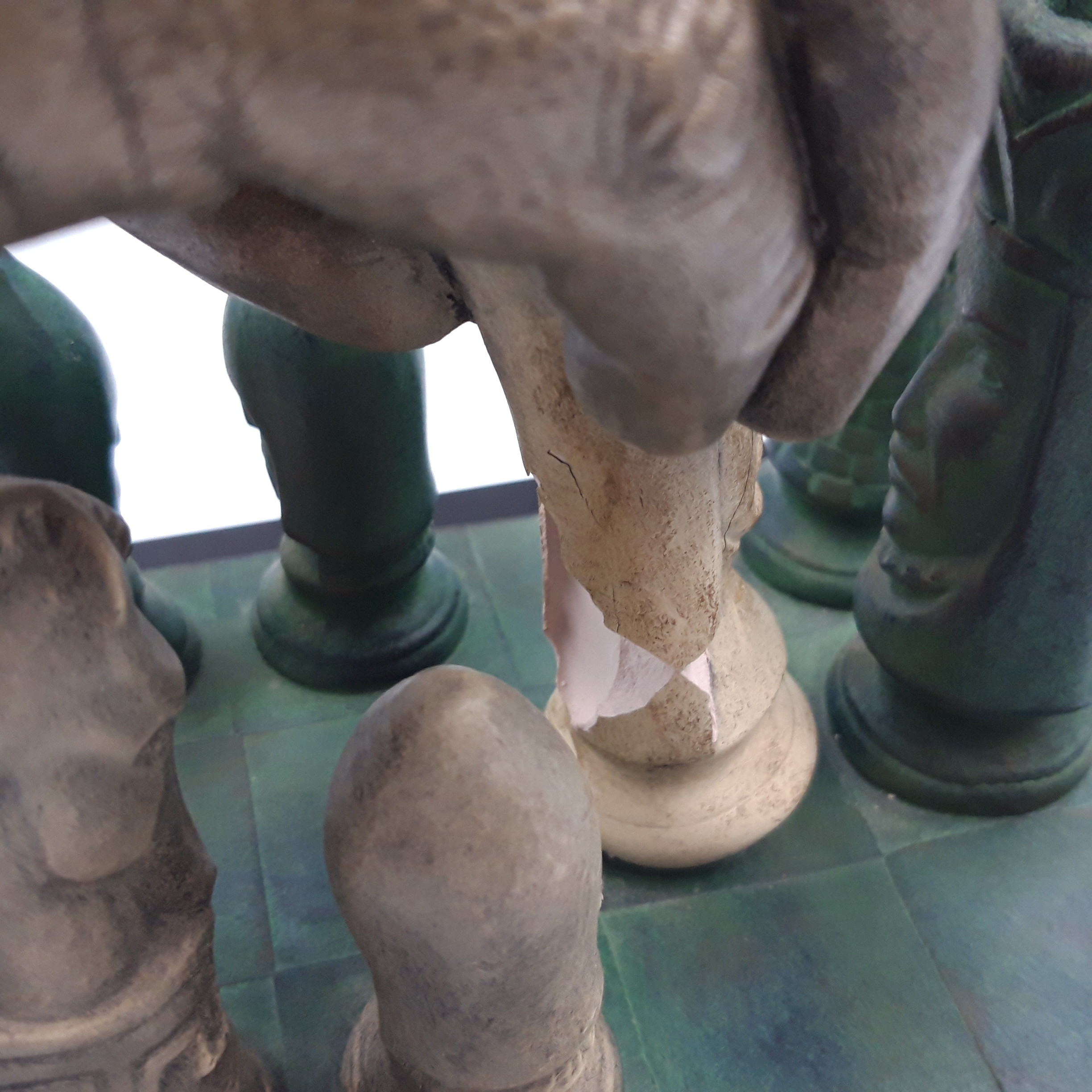 John Cutrone "Check Mate" Chess Player Hand Sculpture, Collection 1997  État correct - Vue 7 - 