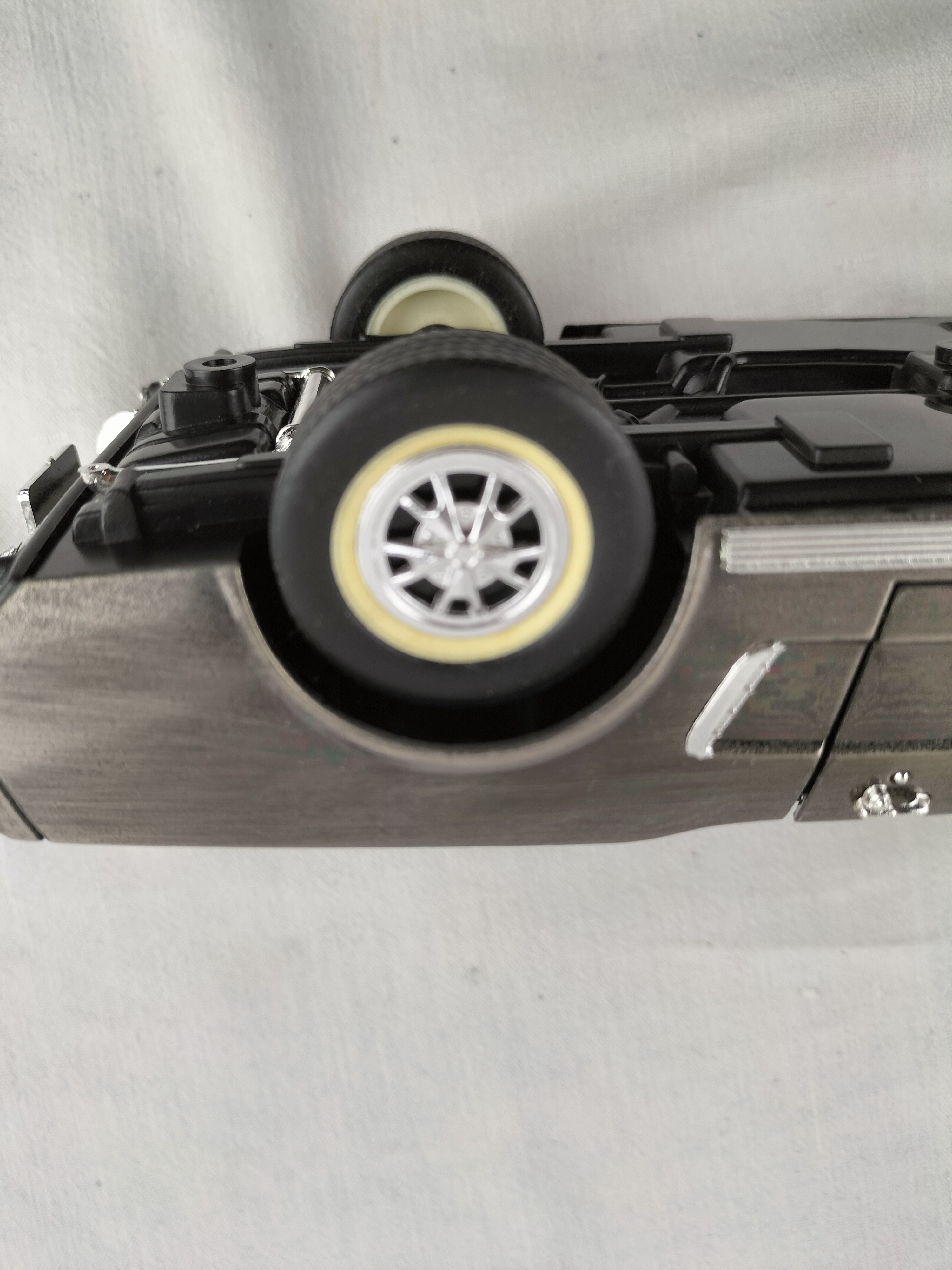 Voir photo 14 de Lot de 8 voitures miniatures de collection – Ferrari, Porsche, Mustang, Cadillac, Corvette Lot de 8 voitures miniatures de collection – Ferrari, Porsche, Mustang, Cadillac, Corvette Bon état - Vue 14 -