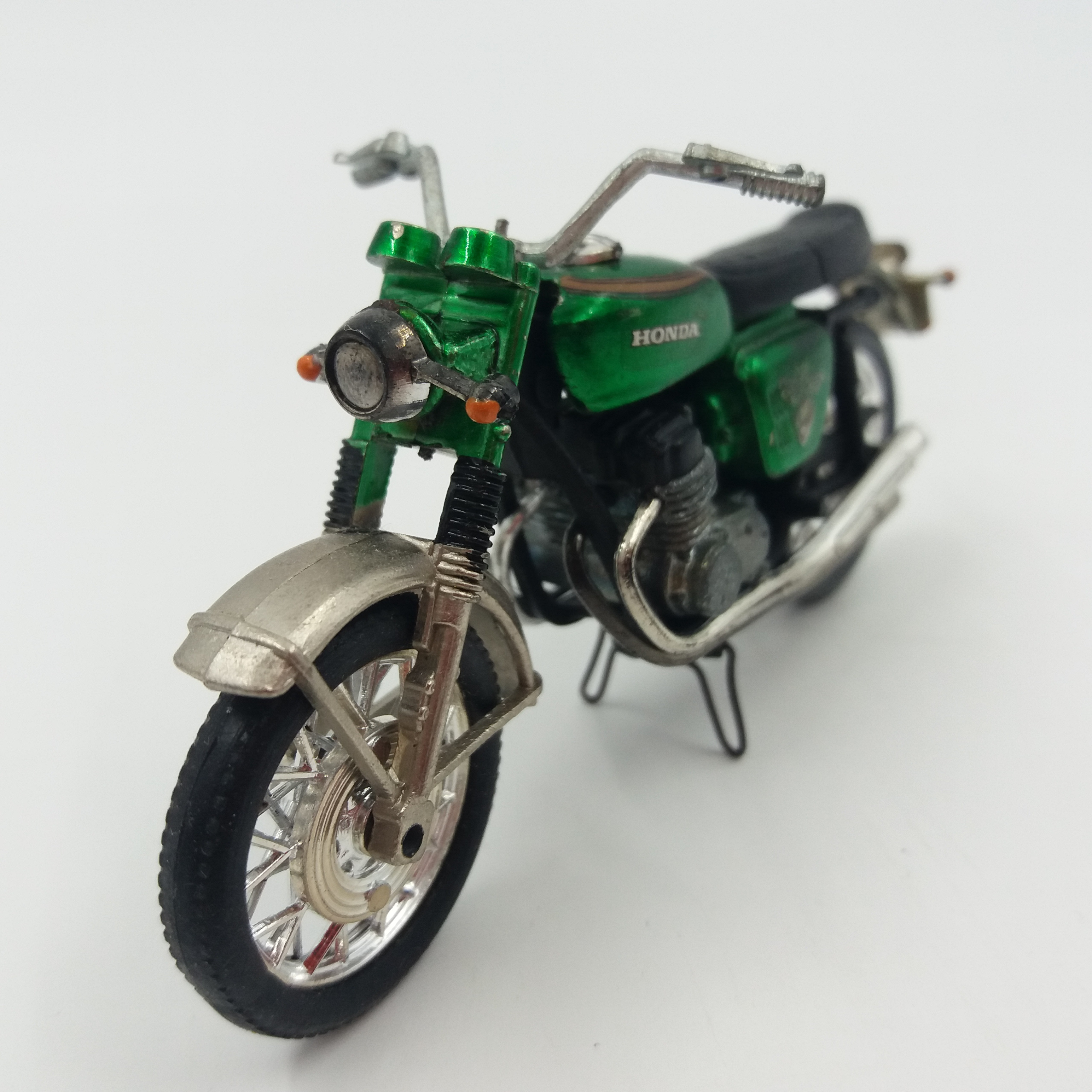Voir photo 4 de Miniature Honda « Dream » CB 750 cc par Mercury, verte, échelle 1/24 Miniature Honda « Dream » CB 750 cc par Mercury, verte, échelle 1/24 Très bon état - Vue 4 -