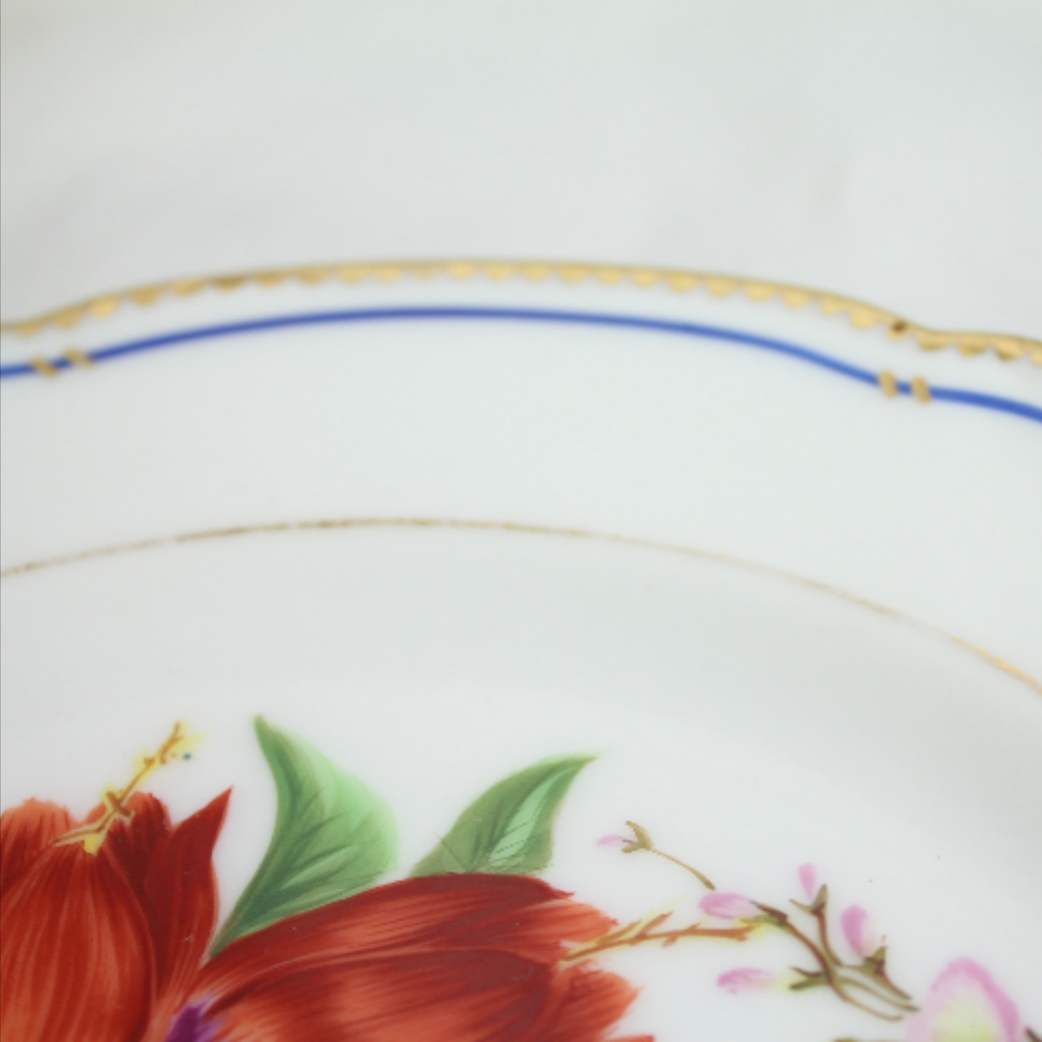 6 Assiettes Anciennes - Porcelaine peinte - Photo 5