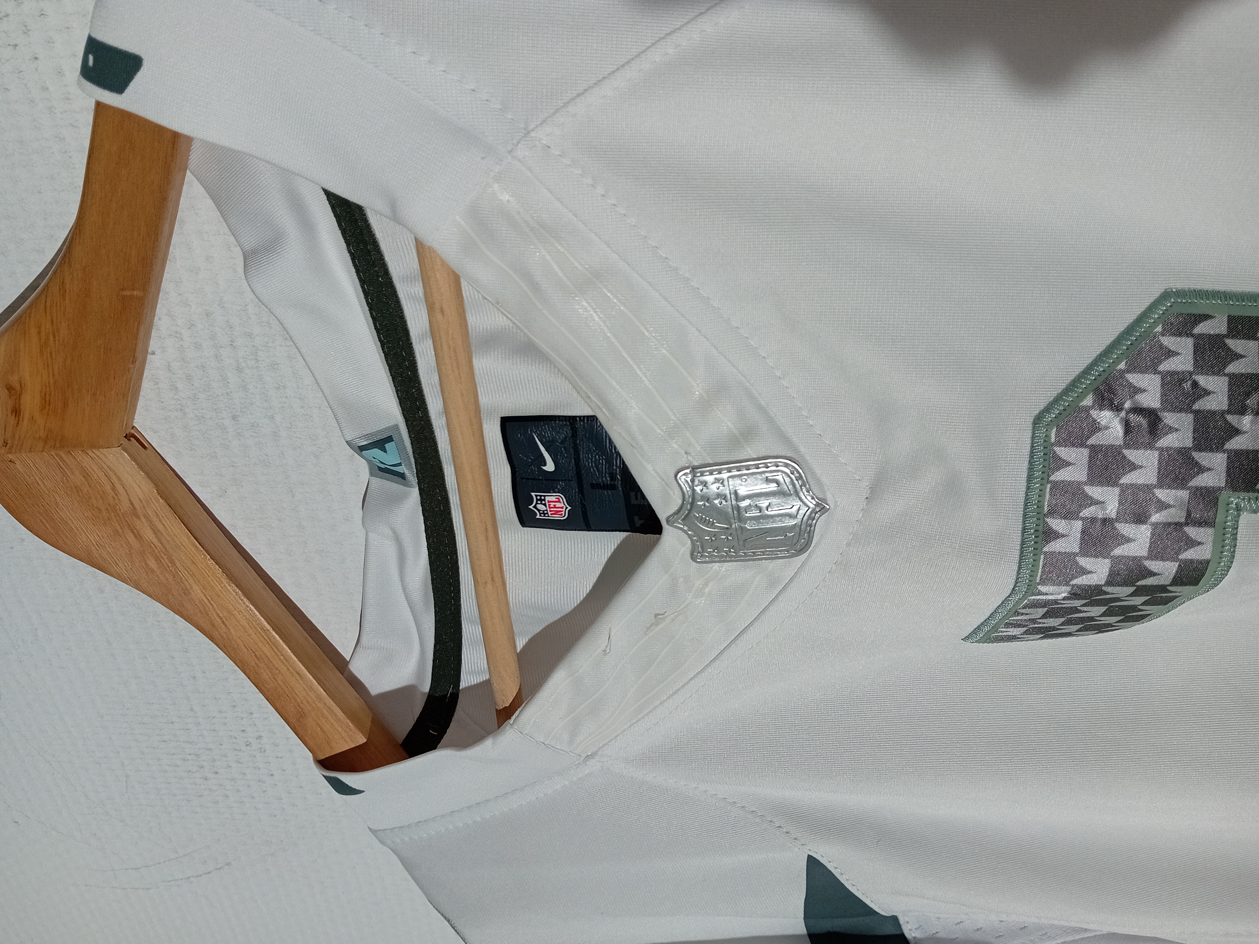 Voir photo 6 de Maillot Nike Nfl Seahawks Wilson #3 L (T3678) Maillot Nike Nfl Seahawks Wilson #3 L (T3678) Très bon état - Vue 6 -