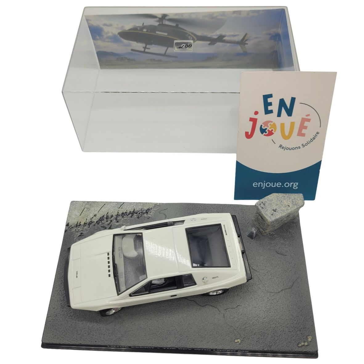 Voiture miniature de collection Lotus Esprit James Bond 007 - A partir de 14 ans. Très bon état - Vue 3 - 