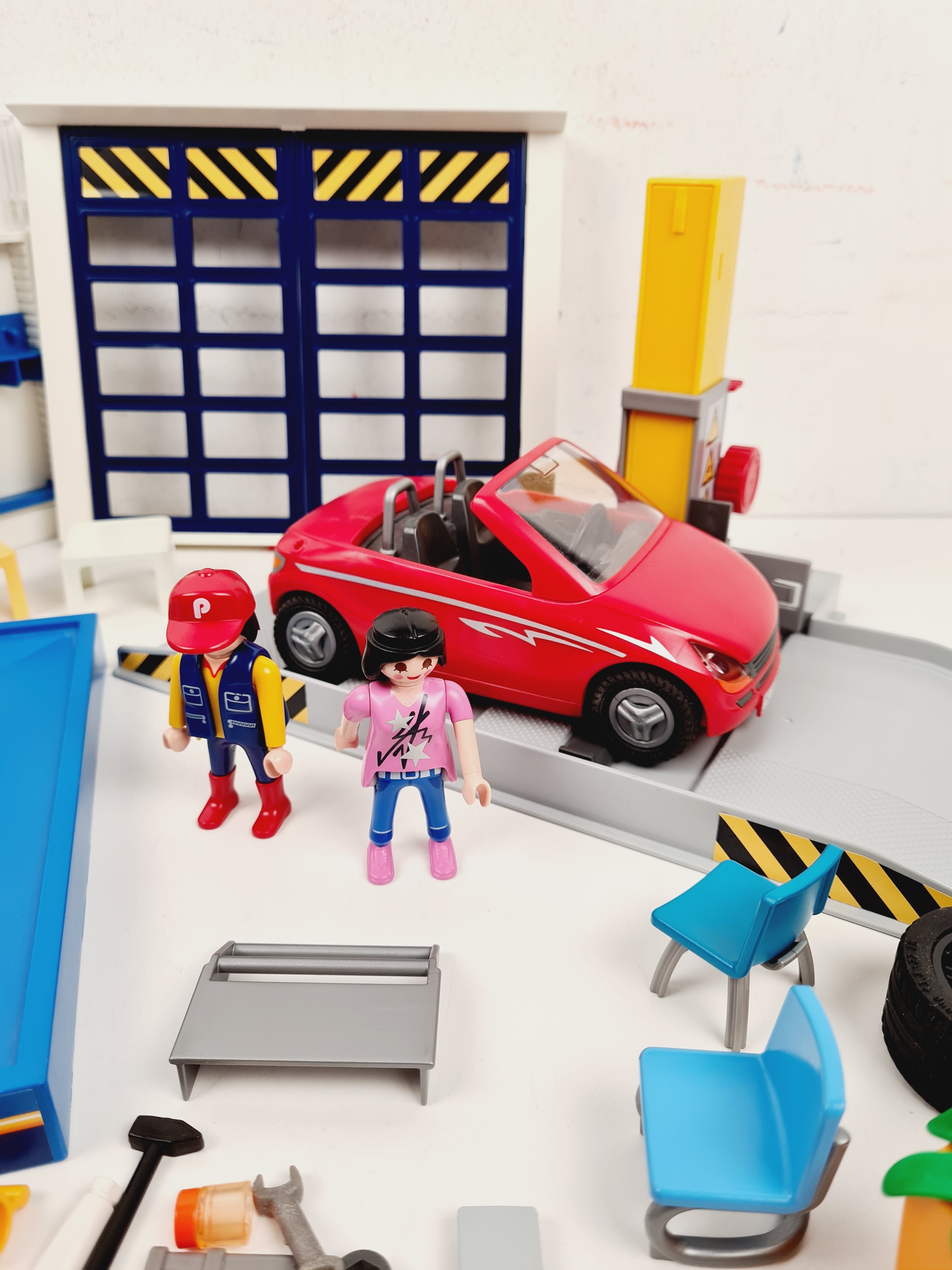 Voir photo 6 de Playmobil - 70202 - Garage automobile - Dès 4 ans Playmobil - 70202 - Garage automobile - Dès 4 ans Bon état - Vue 6 -
