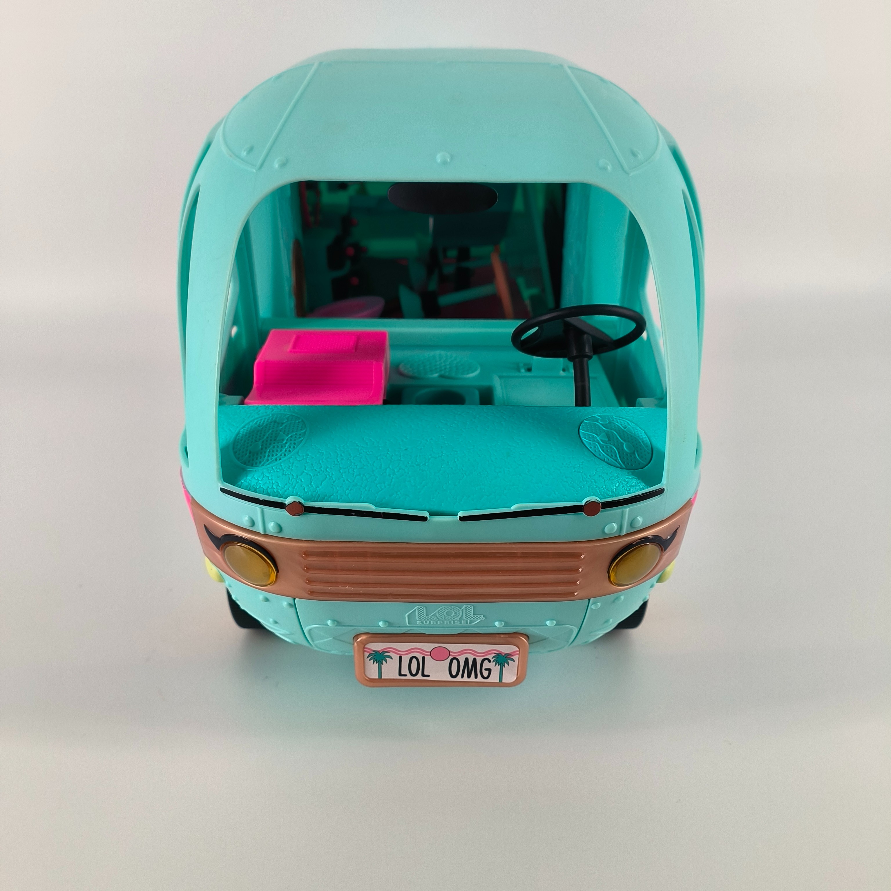 Véhicule-camping-car 'LOL'  - Vue 2 - 