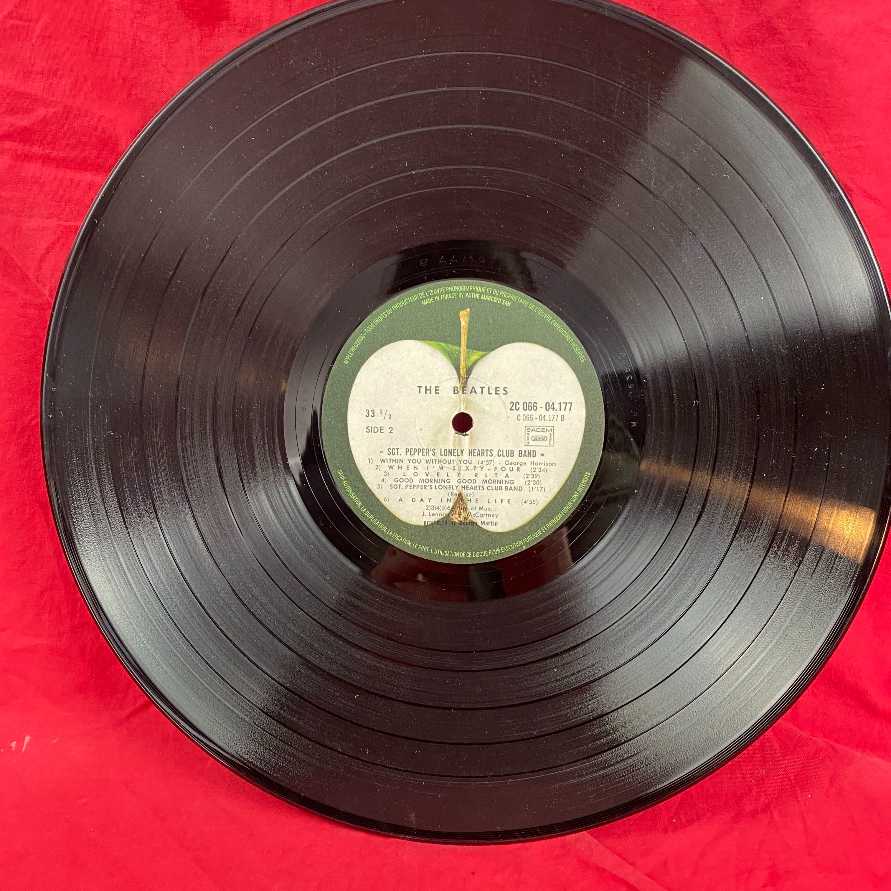 Sgt Pepper Lonely Hearts Club Band "BEATLES" Bon état - Vue 10 - 