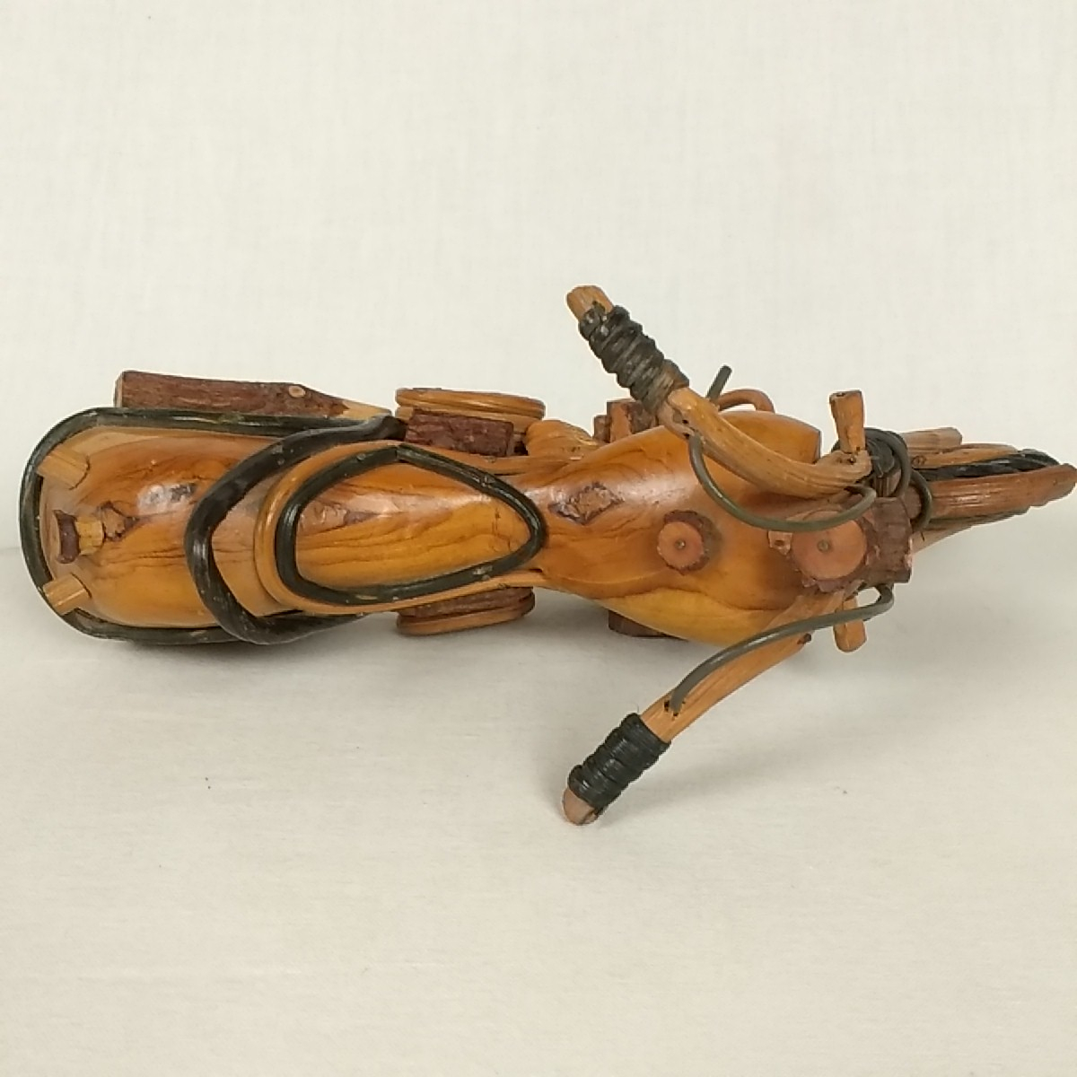 Sculpture / Maquette de moto en bois - Fait à la main  - Photo 3