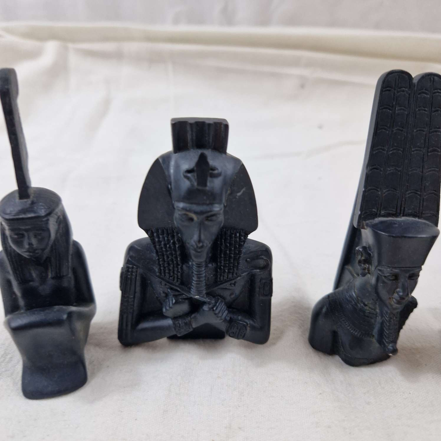 Petit lot de statuettes égyptiennes en résine - Photo 2