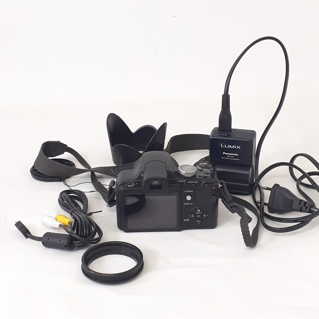 Panasonic DMC-LX100 Noir - Appareil Photo Numérique - | Muséericorde