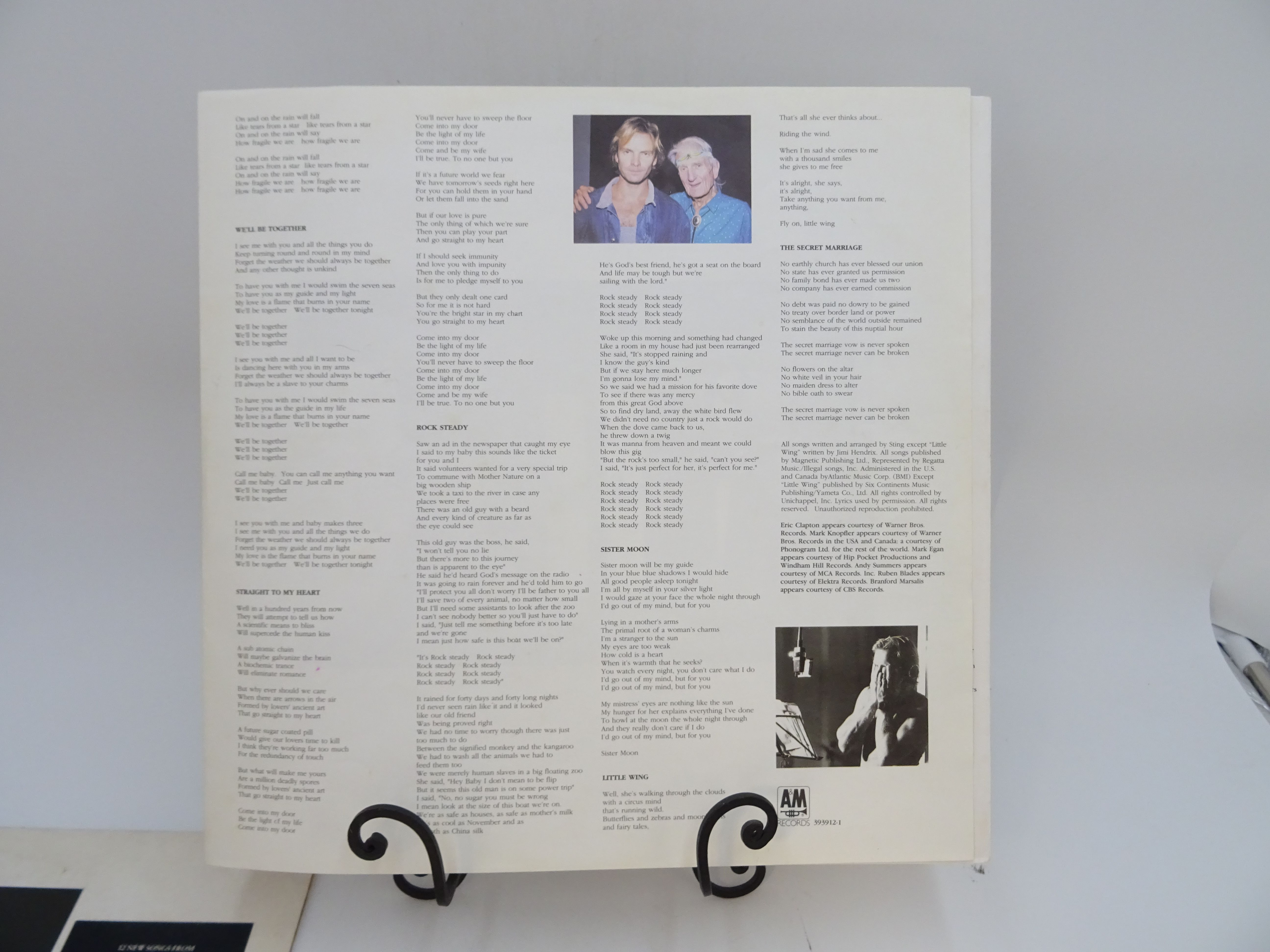 Voir photo 5 de Vinyle STING " nothing like the sun." Vinyle STING " nothing like the sun." Bon état - Vue 5 -