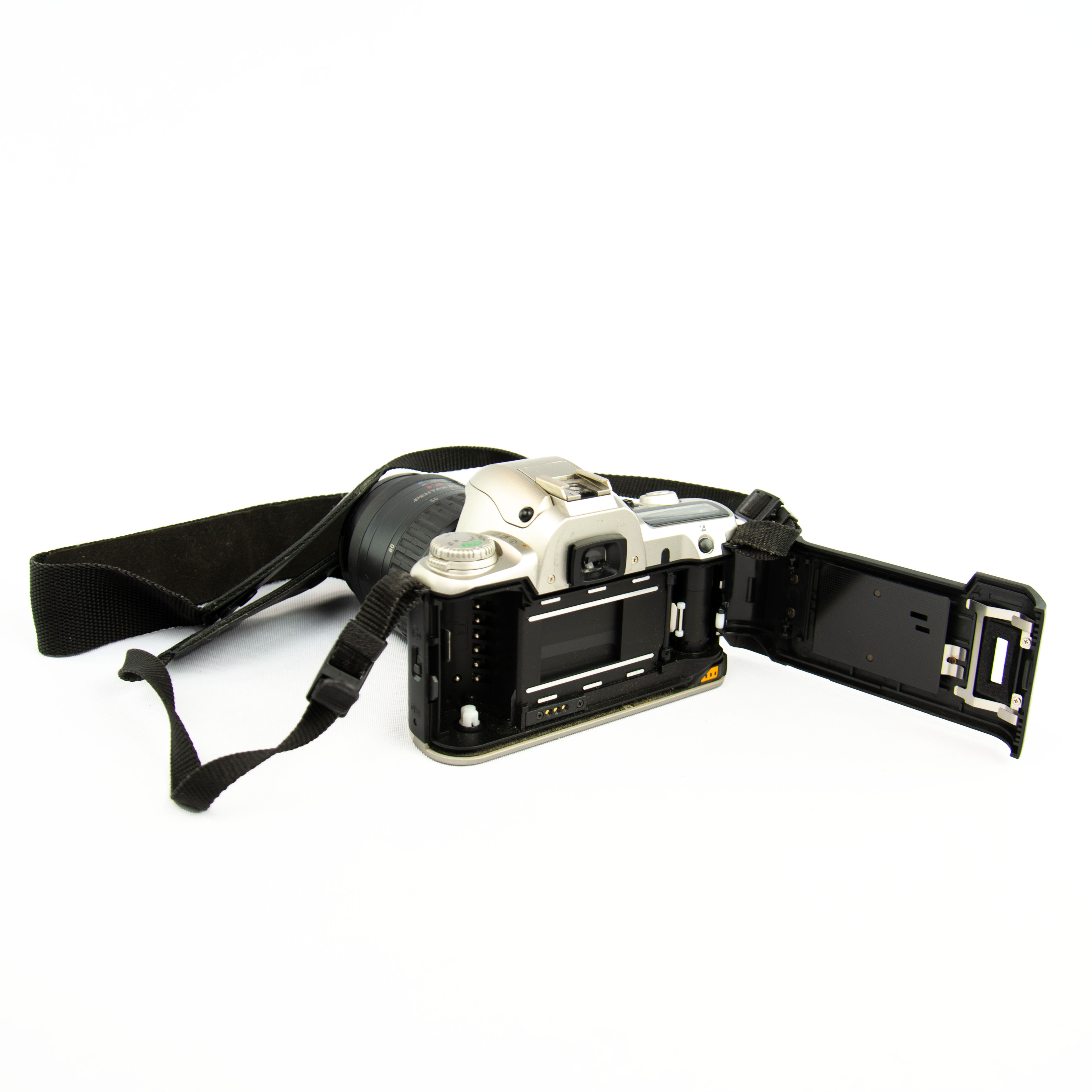 Appareil photo argentique Pentax MZ-10 35mm gris et noir avec objectif Pentax 28-80mm 1:3.5-5.6 et objectif 80-320 1:4.5-5.6 - Photo 1