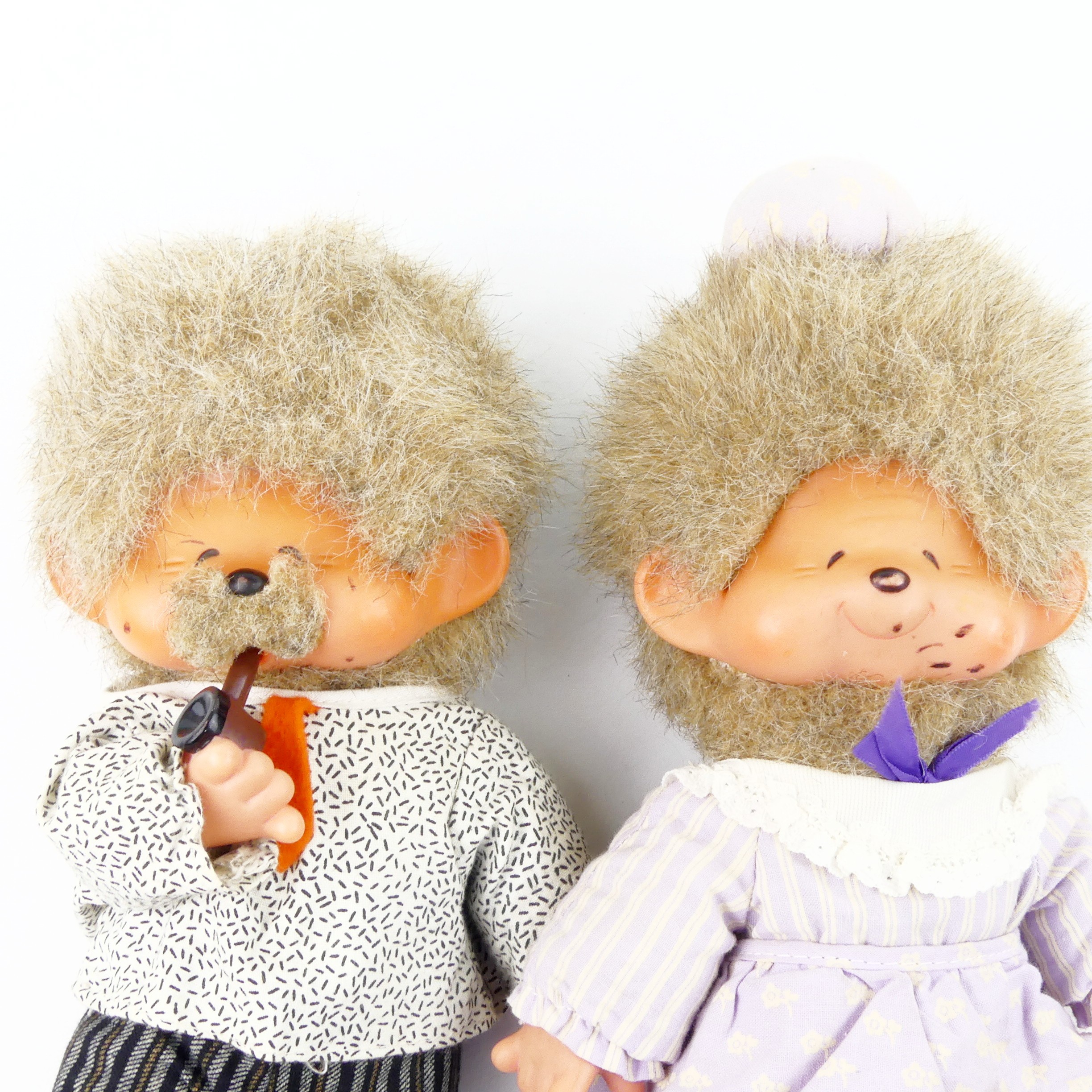 Lot de peluches, singes Kiki, tenue de Foot / Football, vintage Blanc