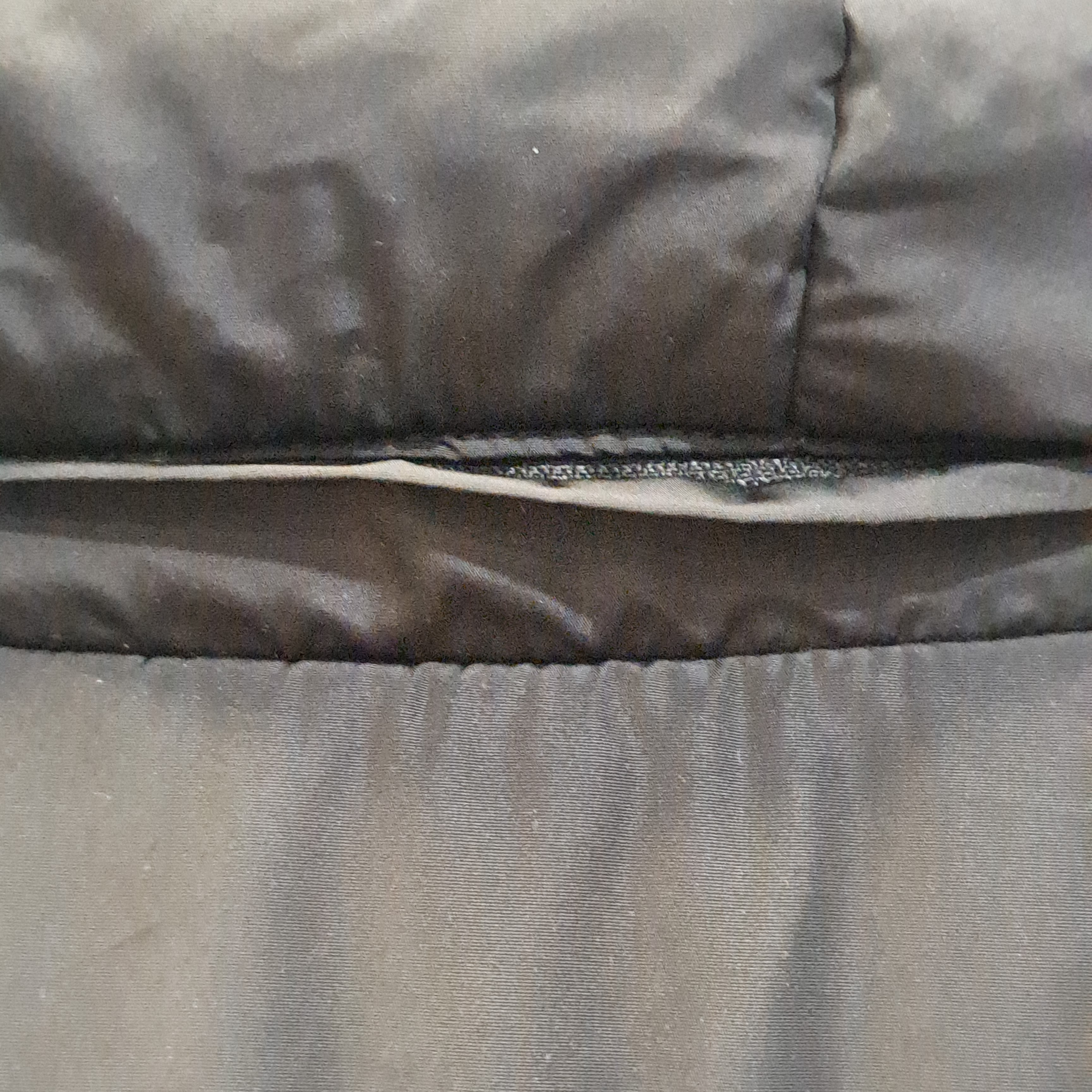 MANTEAU 3/4 Noir de femme style "Doudoune" Très bon état - Vue 2 - 