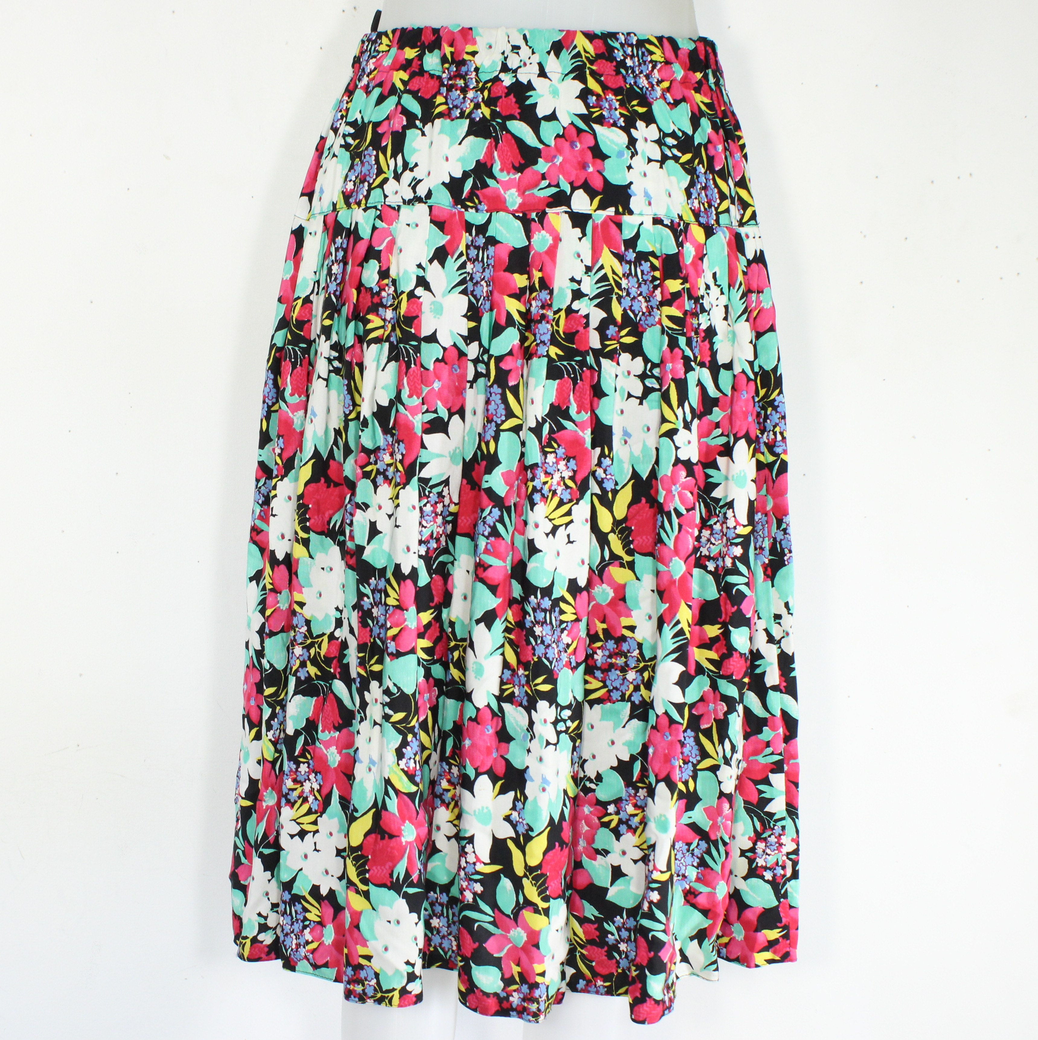 Voir photo 3 de Jupe Vintage Fleurie Taille Estimée 38 Jupe Vintage Fleurie Taille Estimée 38 Bon état - Vue 3 -