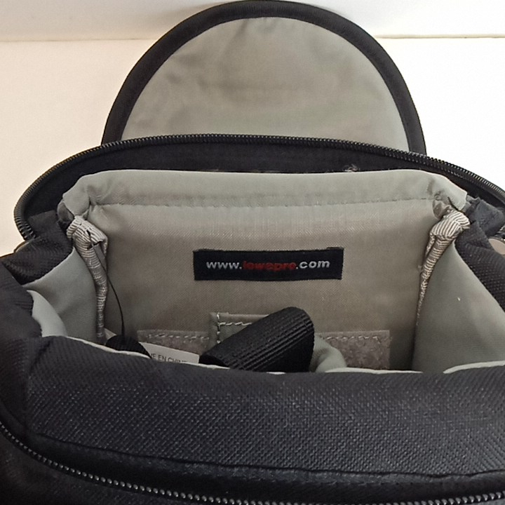 Sacoche rembourrée Lowepro EX 120 pour appareil photo - Noir - Poches latérales Film ou numérique-Petit-moyen Comme neuf - Vue 13 - 