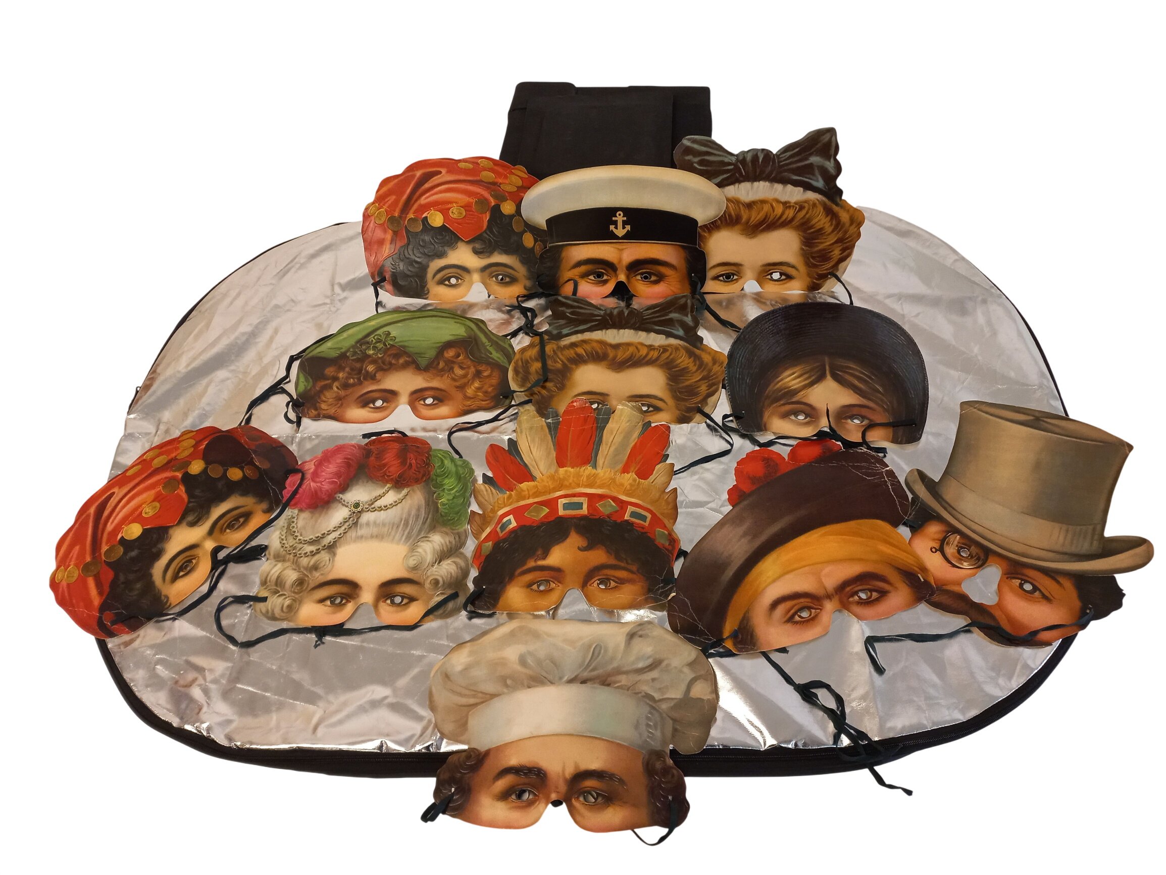 Lot de 12 masques de carnaval avec des cordons france Très bon état -  reconditionné disponible sur Label Emmaüs