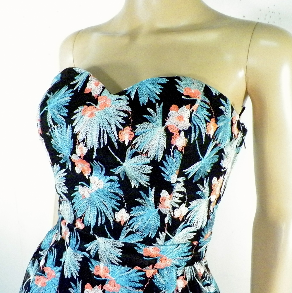 Robe Bustier Noir Fleurie Bleu NAF NAF Taille 38 Bon état - Vue 2 - 
