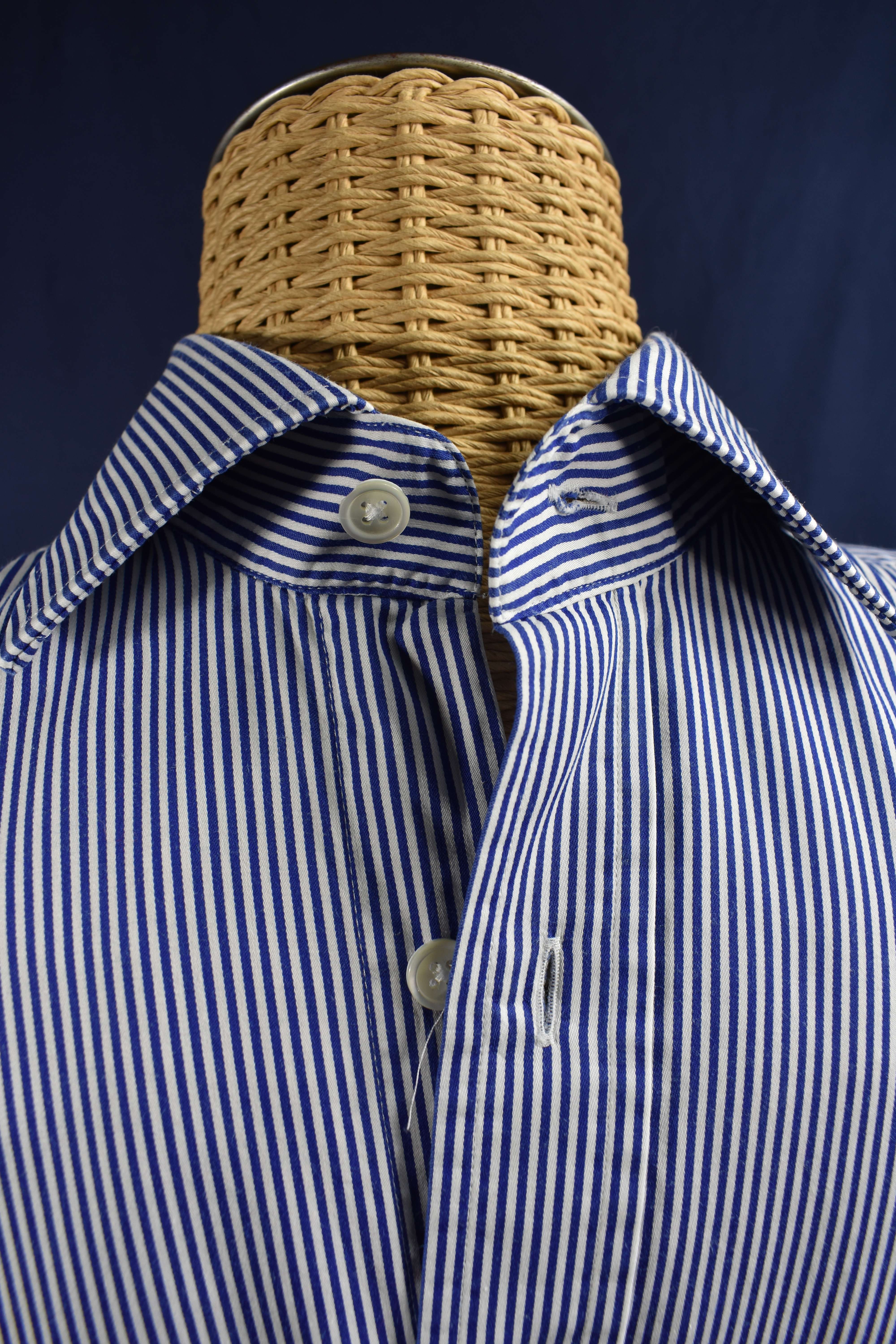 Voir photo 3 de Chemise homme à rayures bleu-marine et blanc, coupe cintrée de marque " Café Coton ", taille 38. Chemise homme à rayures bleu-marine et blanc, coupe cintrée de marque " Café Coton ", taille 38. - Vue 3 -