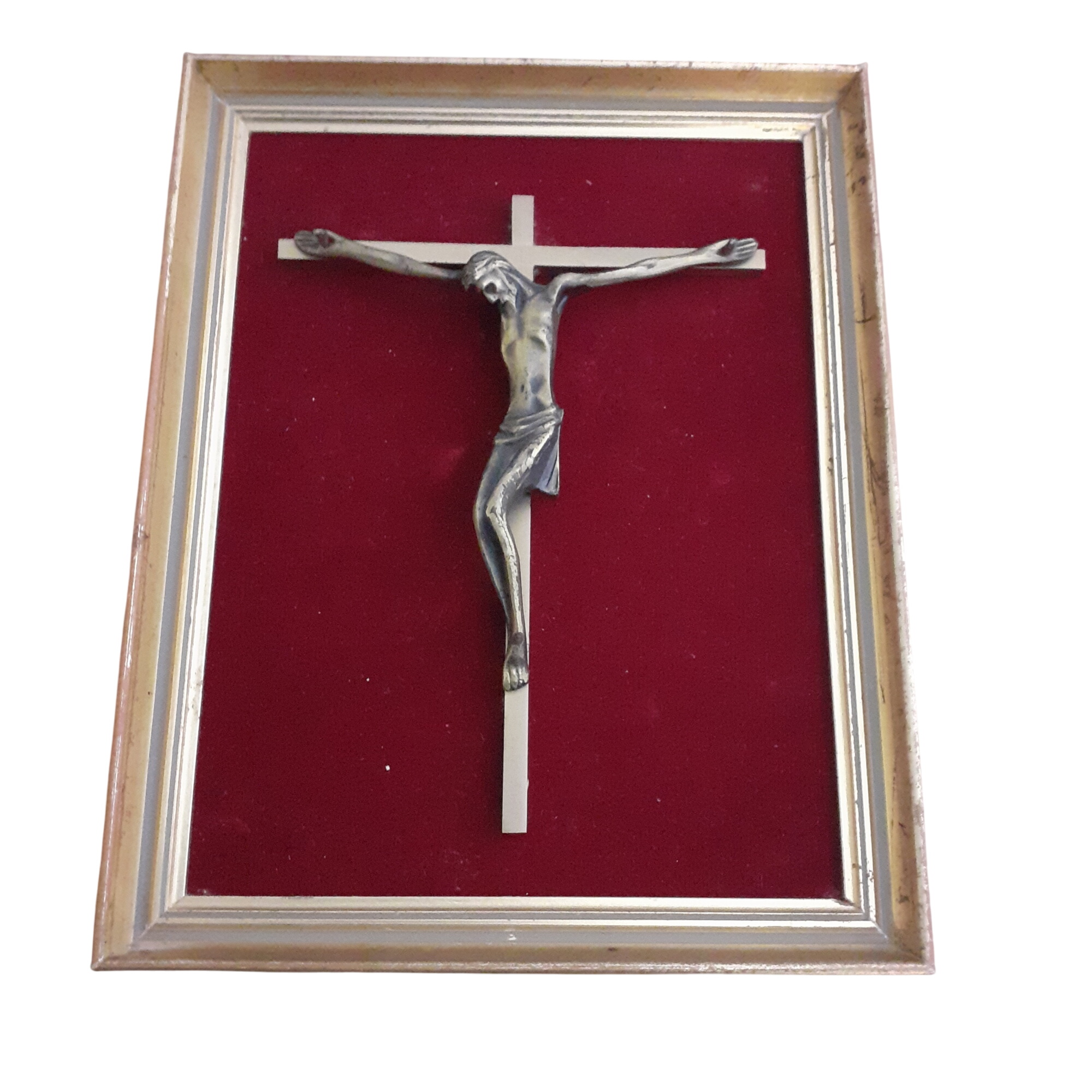 Cadre sur velours rouge christ en croix en bronze signé MERMET Bon état -  reconditionné disponible sur Label Emmaüs