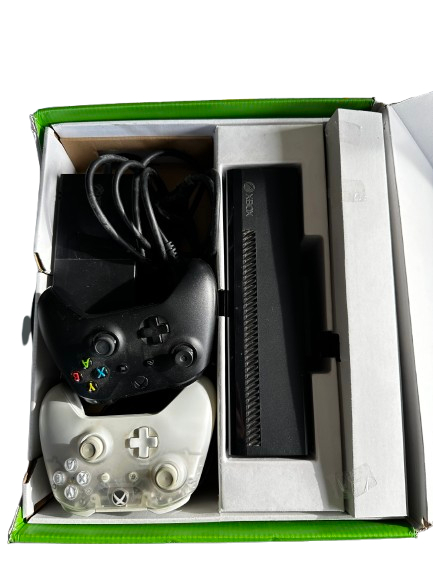 Pack Xbox One complet avec Kinect, 2 manettes et tous les câbles - Fonctionnel Très bon état - Vue 2 - 