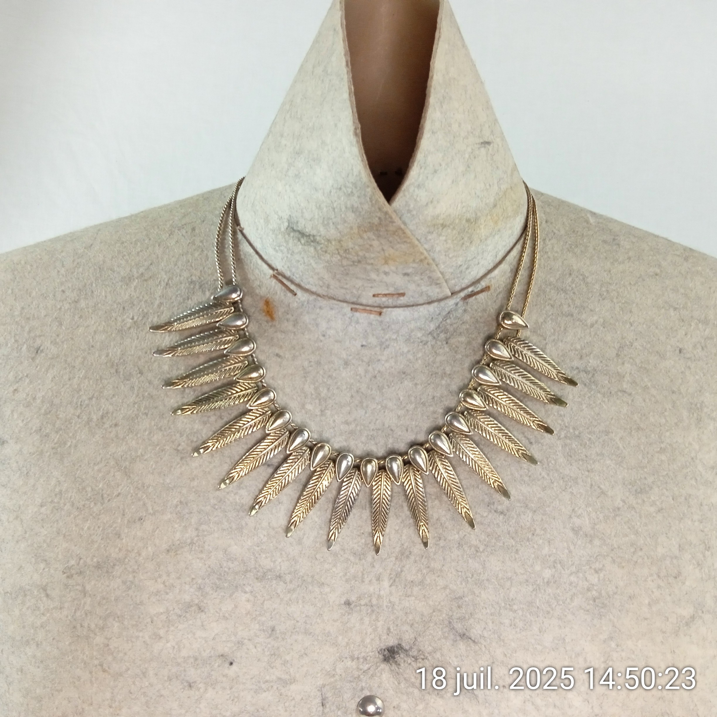 Collier Ras de cou articul en feuilles dor annes 1950 - Label Emmaus - Modalova