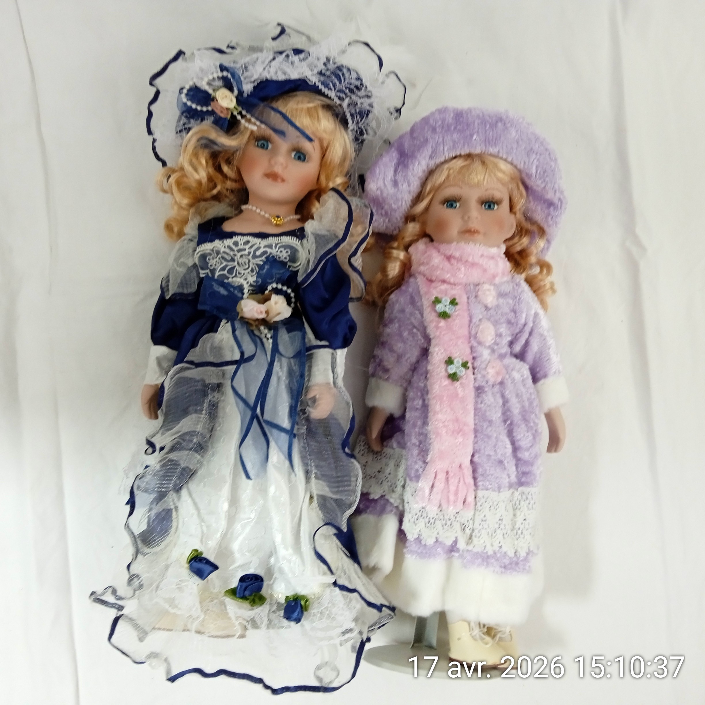 Lot de 2 Poupées neuves de collection en Porcelaine de 38 Cm Comme neuf - Vue 4 - 