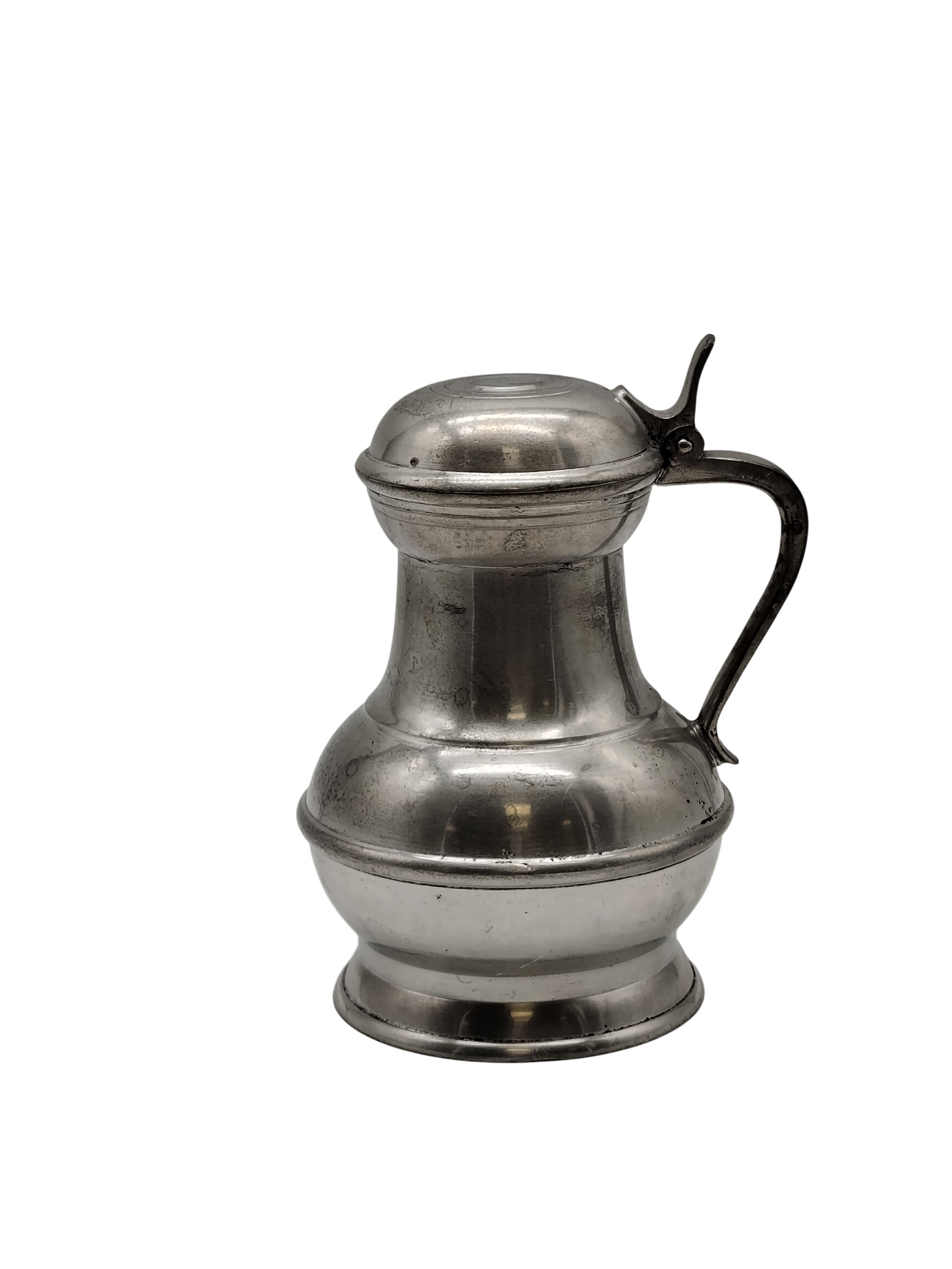 Acheter Pichet en étain Santiago Estanho Puro. Très bon état - 18,00 € Pichet en étain Santiago Estanho Puro. Très bon état - reconditionné disponible sur Label Emmaüs