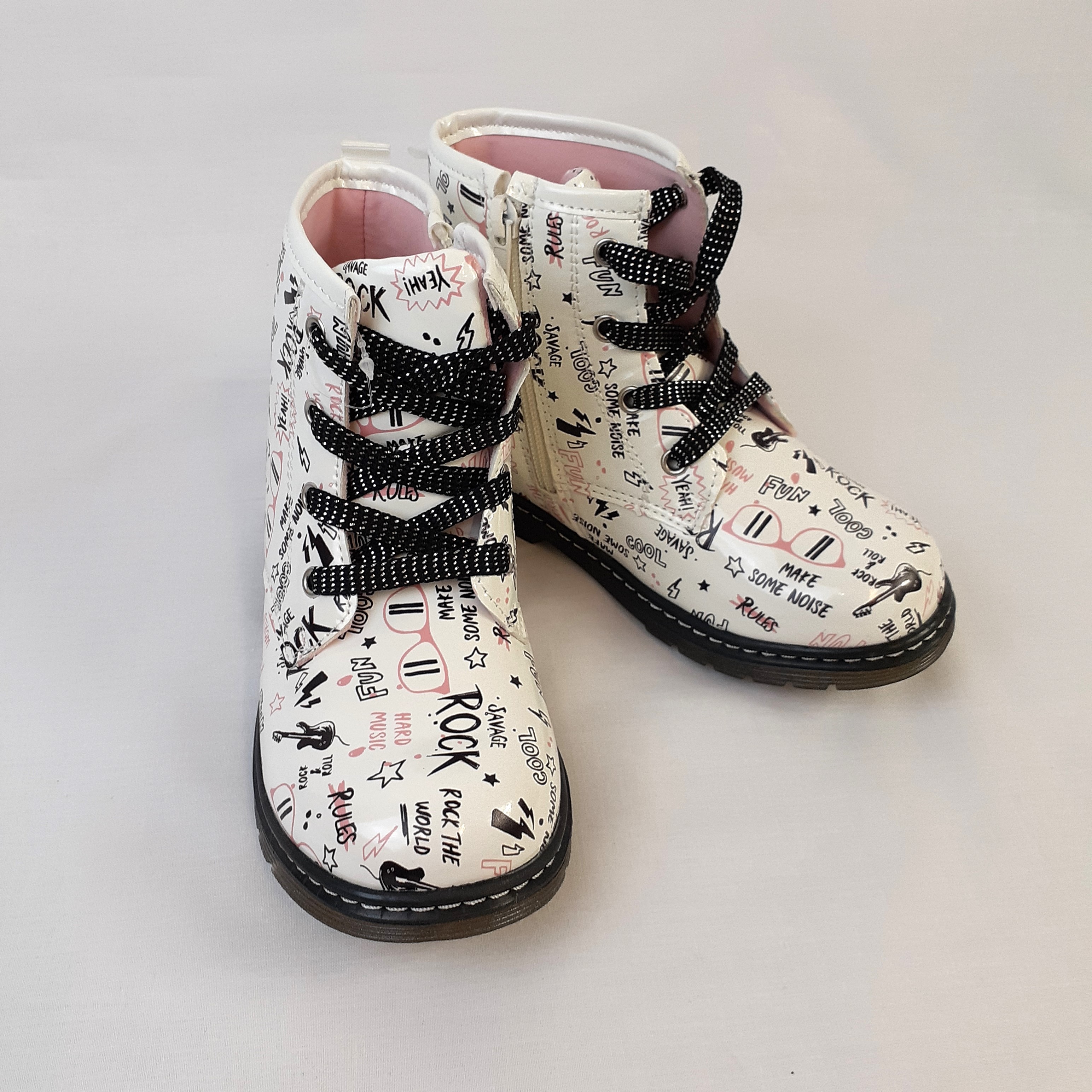 Voir photo 2 de Bottines à lacet style rock et chic 31 Bottines à lacet style rock et chic 31 Comme neuf - Vue 2 -