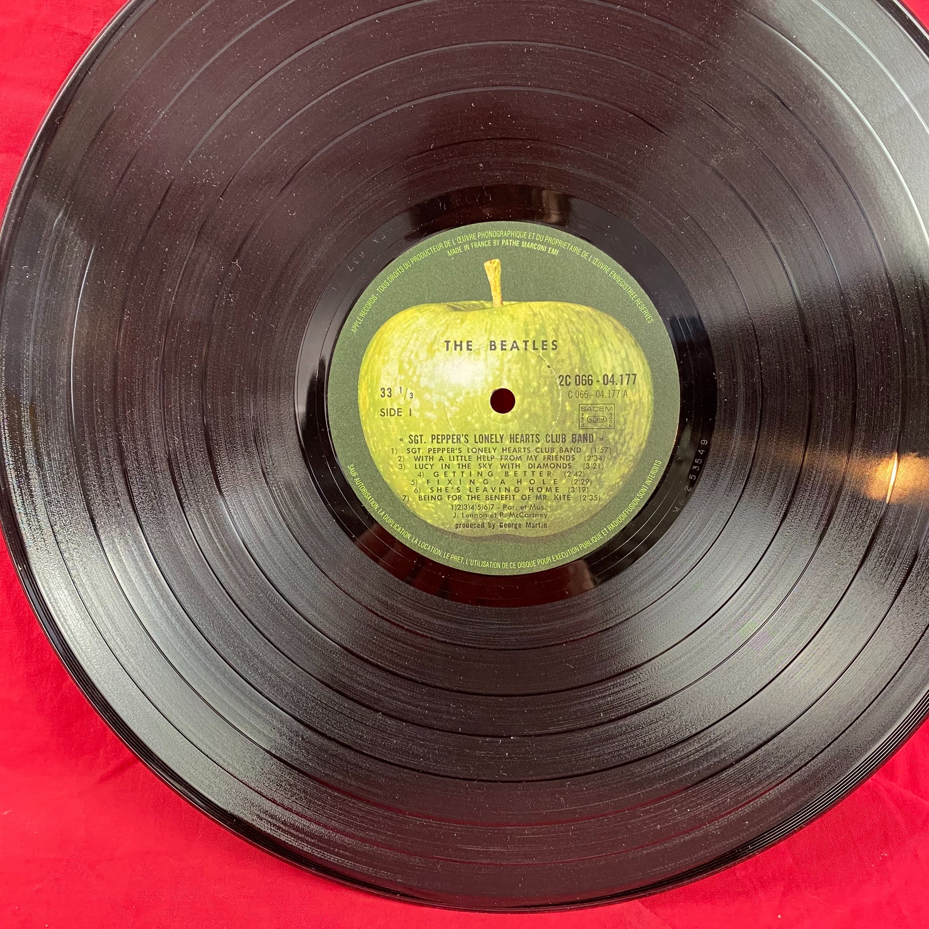 Sgt Pepper Lonely Hearts Club Band "BEATLES" Bon état - Vue 11 - 
