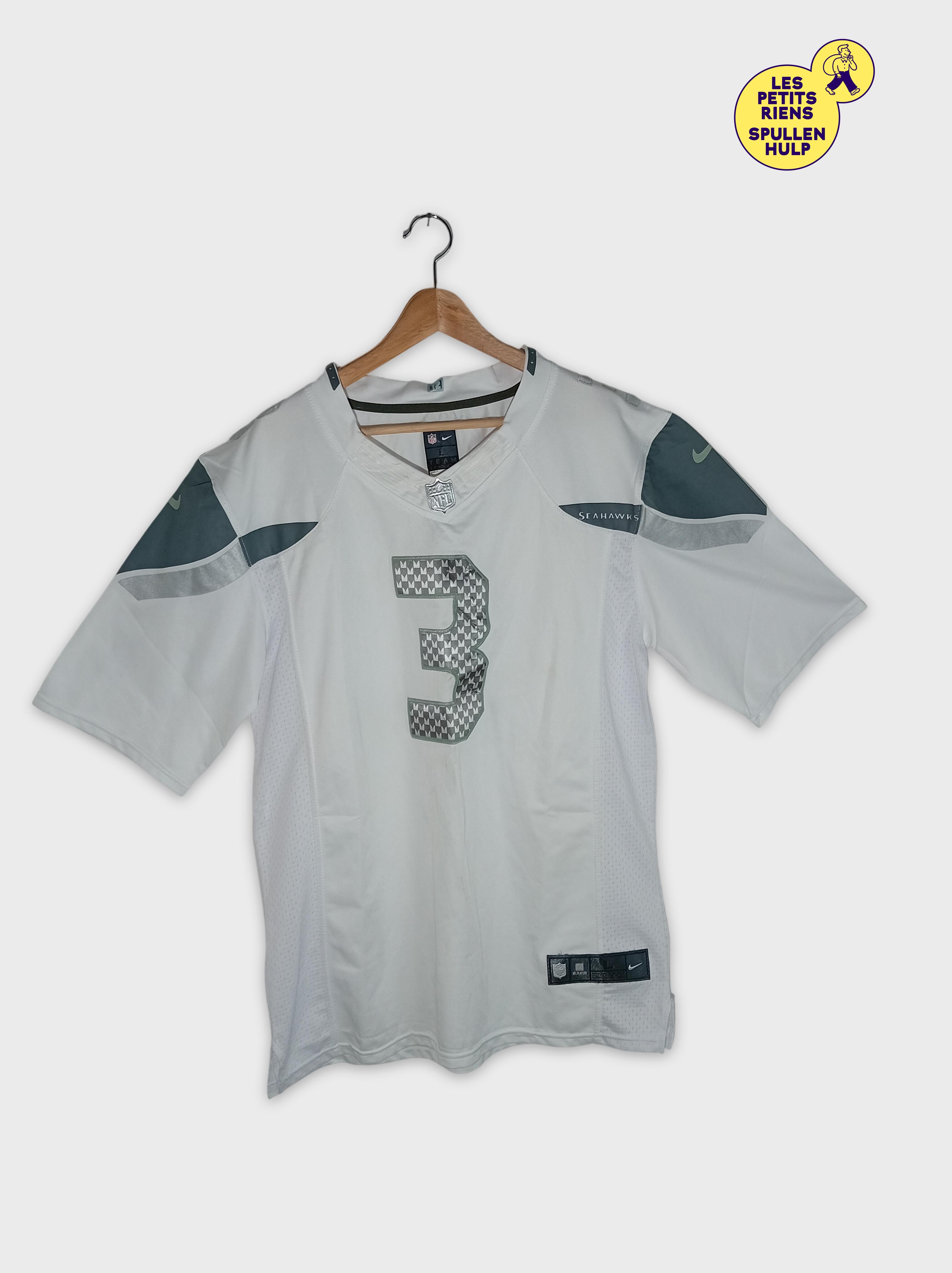 Acheter Maillot Nike Nfl Seahawks Wilson #3 L (T3678) Très bon état - 35,00 € Maillot Nike Nfl Seahawks Wilson #3 L (T3678) Très bon état - reconditionné disponible sur Label Emmaüs