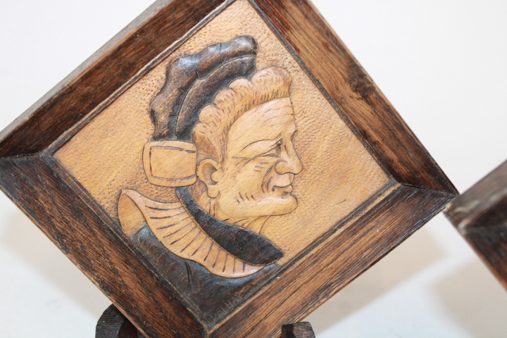 Duo de Cadres en bois - Visages Sculptés, signés Delhay - Photo 2
