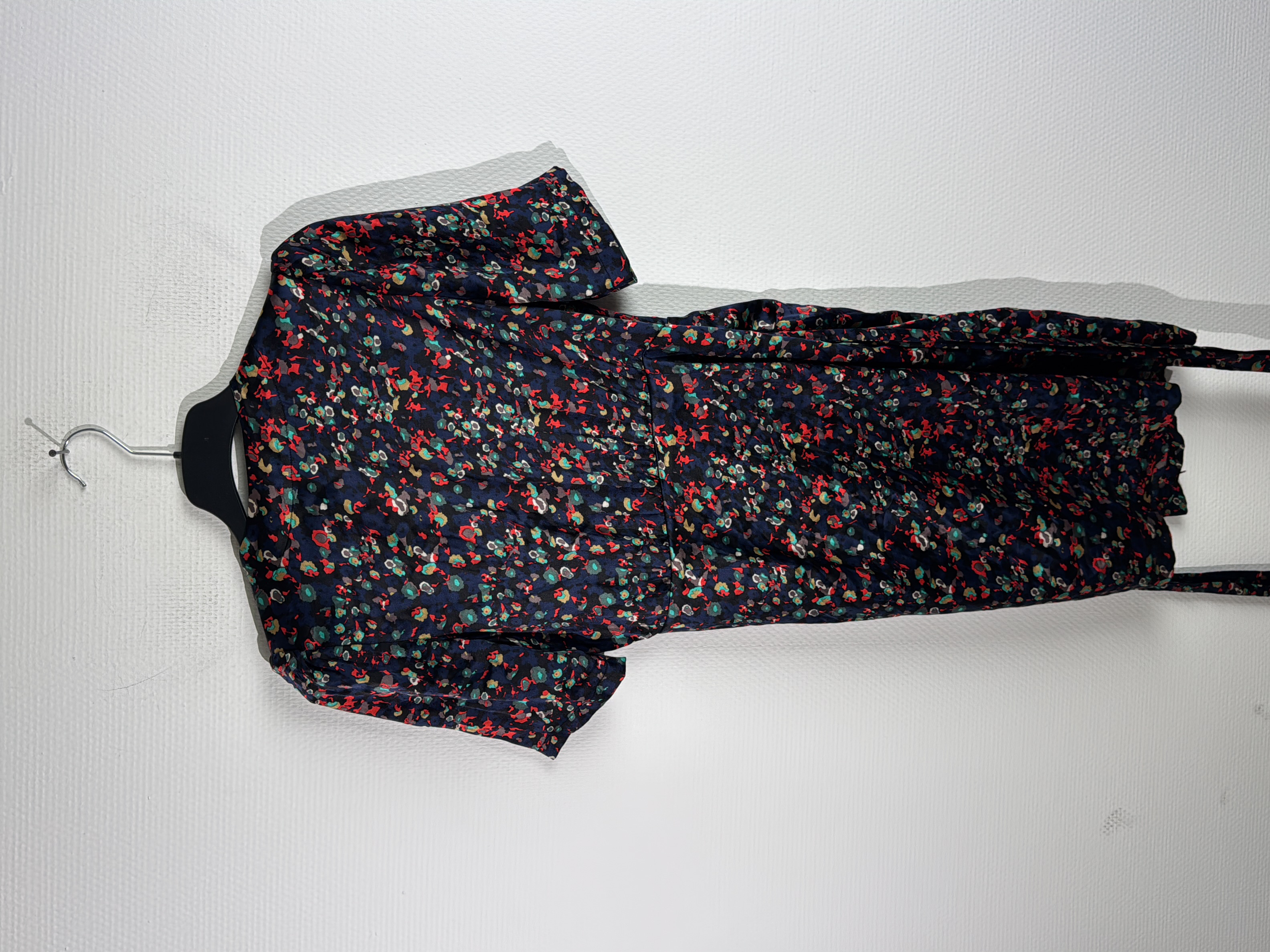 Voir photo 5 de Robe fleurie Essentiel antwerp M 38 🌸 Robe fleurie Essentiel antwerp M 38 🌸 Très bon état - Vue 5 -