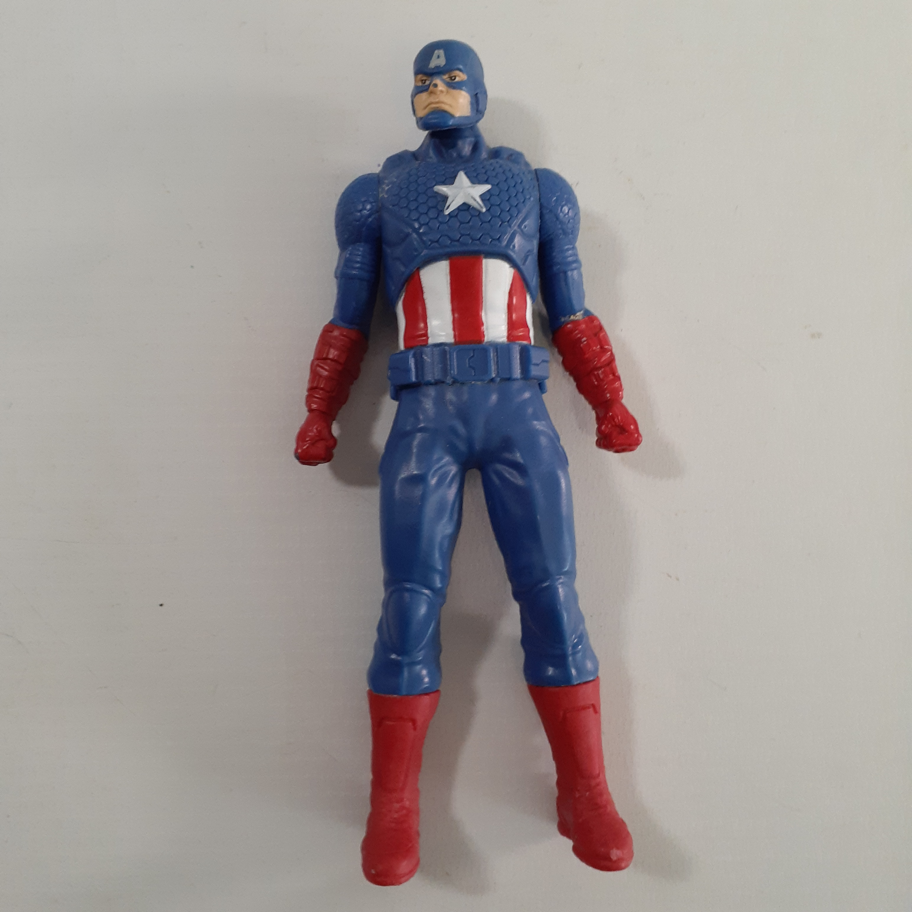 Voir photo 4 de Lot de 6 figurines Marvel super-héros Lot de 6 figurines Marvel super-héros Bon état - Vue 4 -