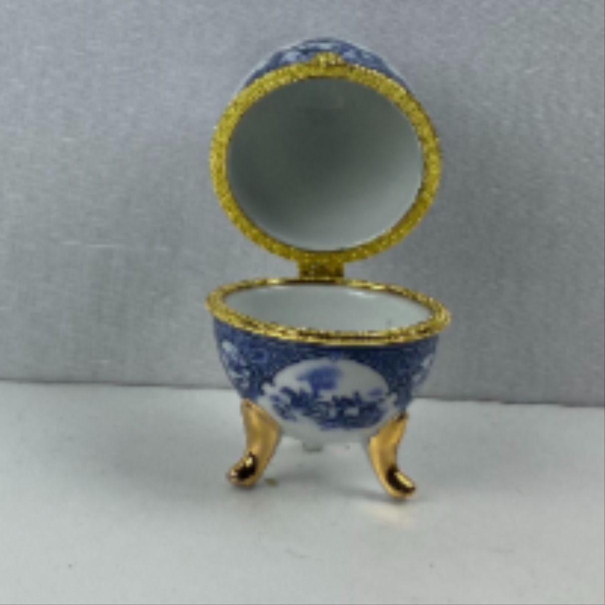 Œuf en porcelaine Très bon état - Vue 2 - 
