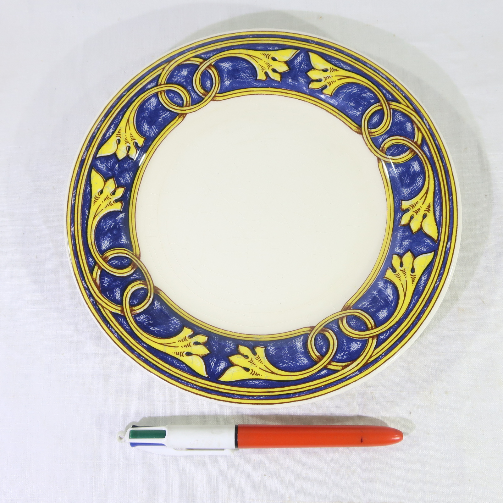 Ensemble de 7 Assiettes à motif en faïence Hôtesse Bon état - Vue 6 - 