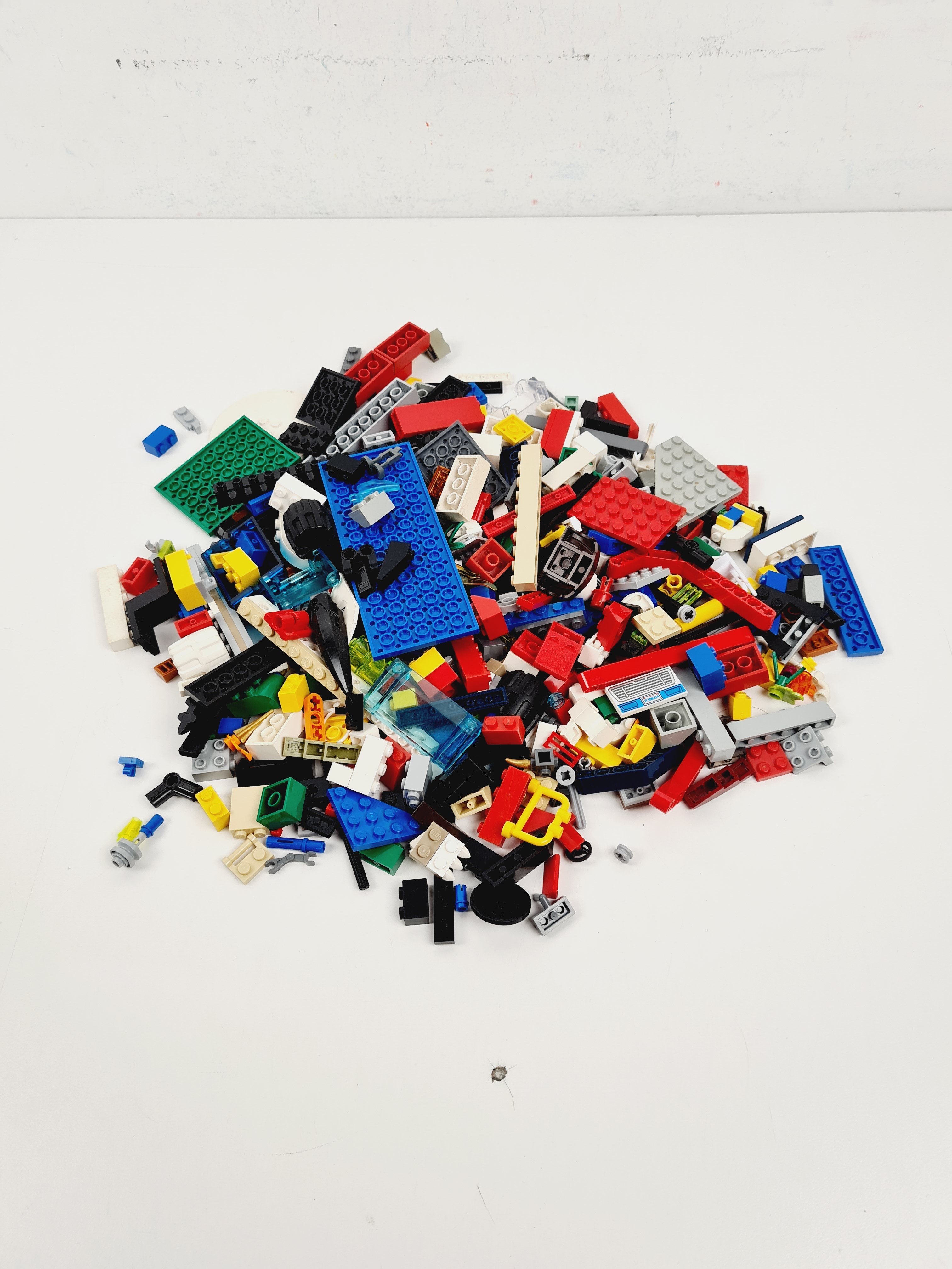 Voir photo 4 de Lego - Sachet Lego en vrac - 500 g Lego - Sachet Lego en vrac - 500 g Bon état - Vue 4 -