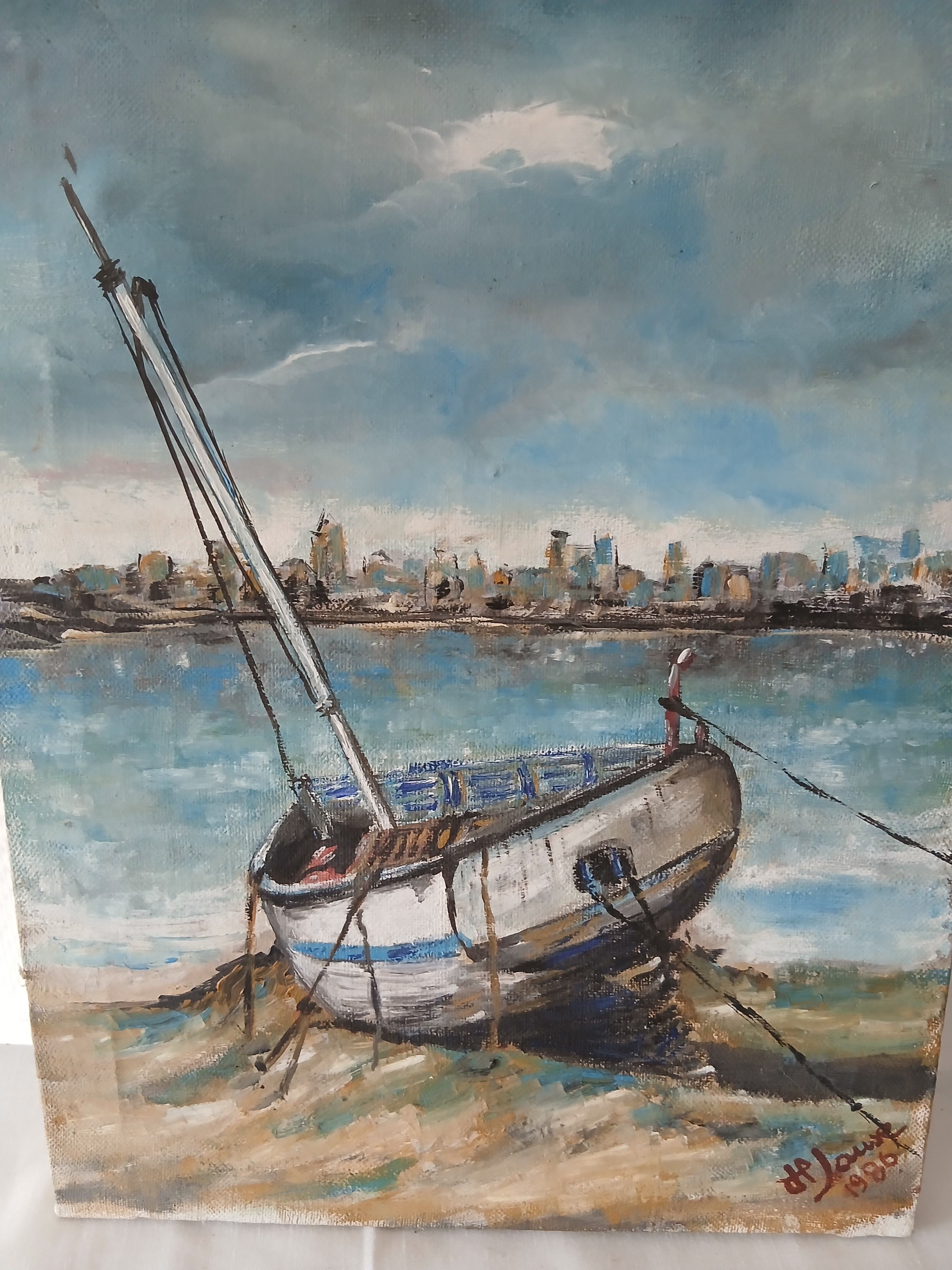 Tableau huile sur toile d'un bateau échoué. Signature à identifier. - Photo 1