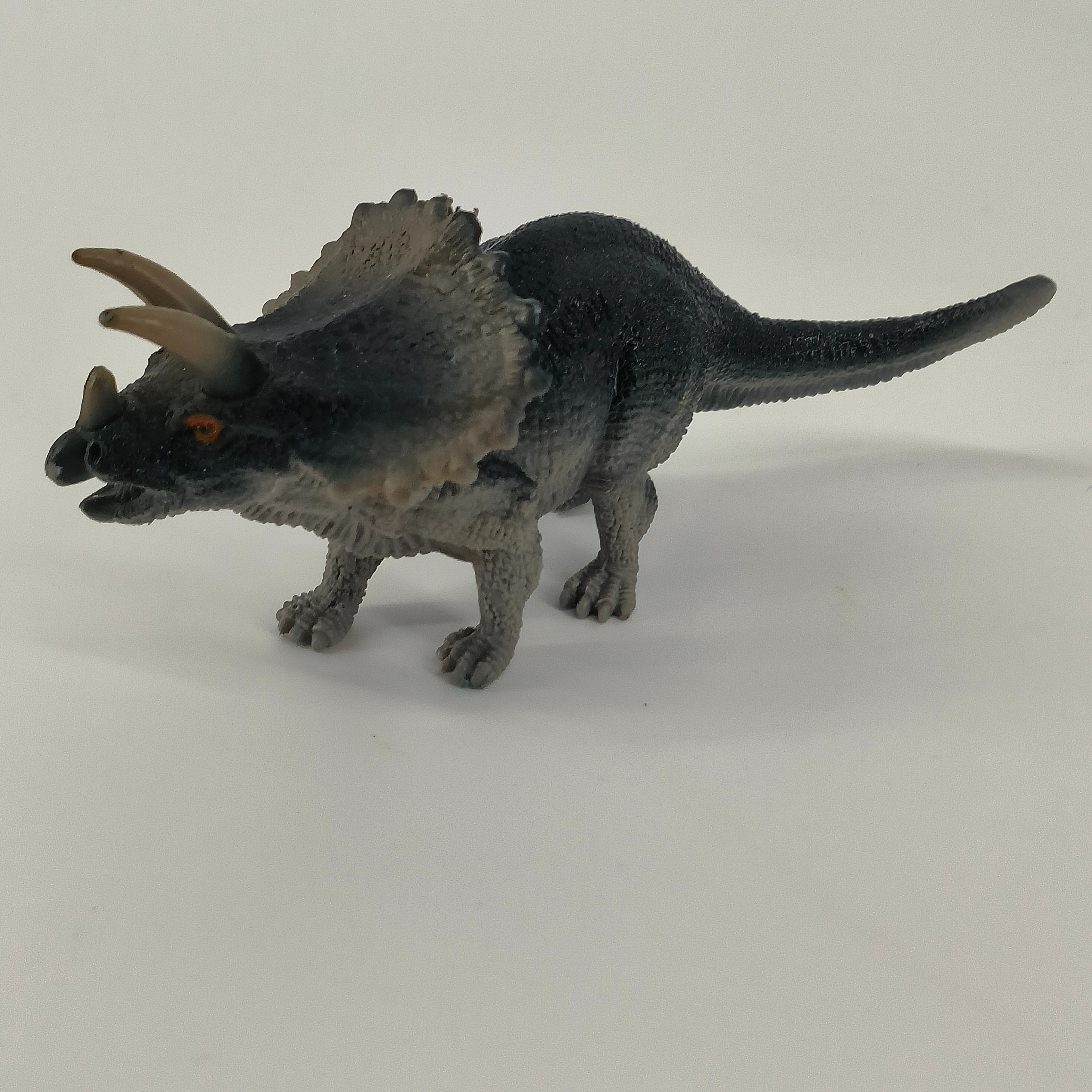Voir photo 7 de Lot de sept figurines dinosaures Lot de sept figurines dinosaures - Vue 7 -