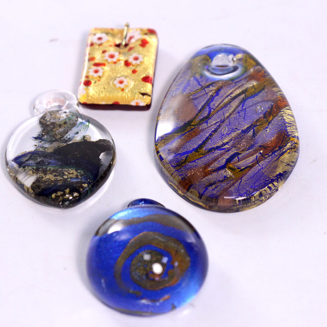 Voir photo 3 de Pendentifs en verre Pendentifs en verre Très bon état - Vue 3 -