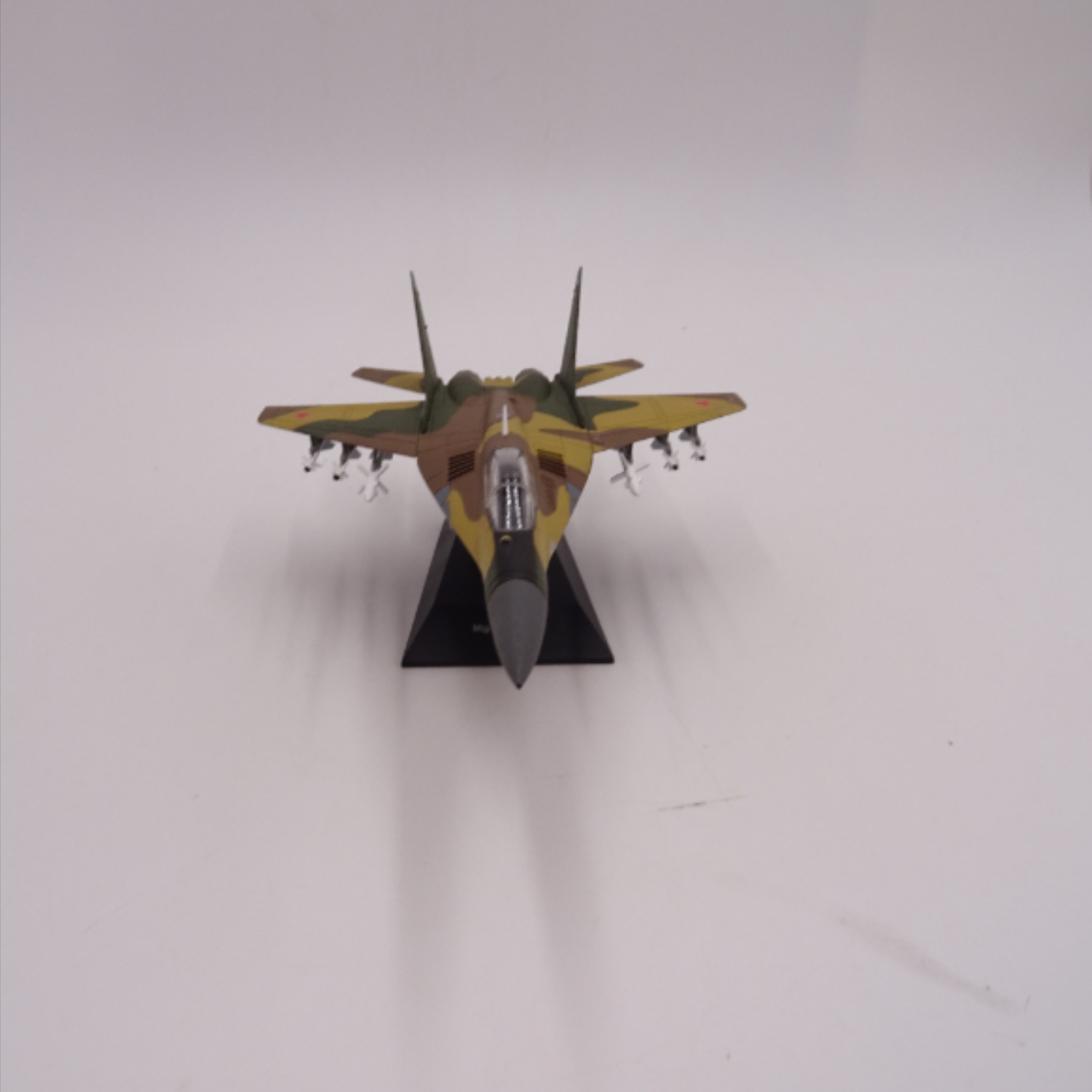 Miniature avion de chasse MIG 29 FULCRUM État correct - Vue 2 - 