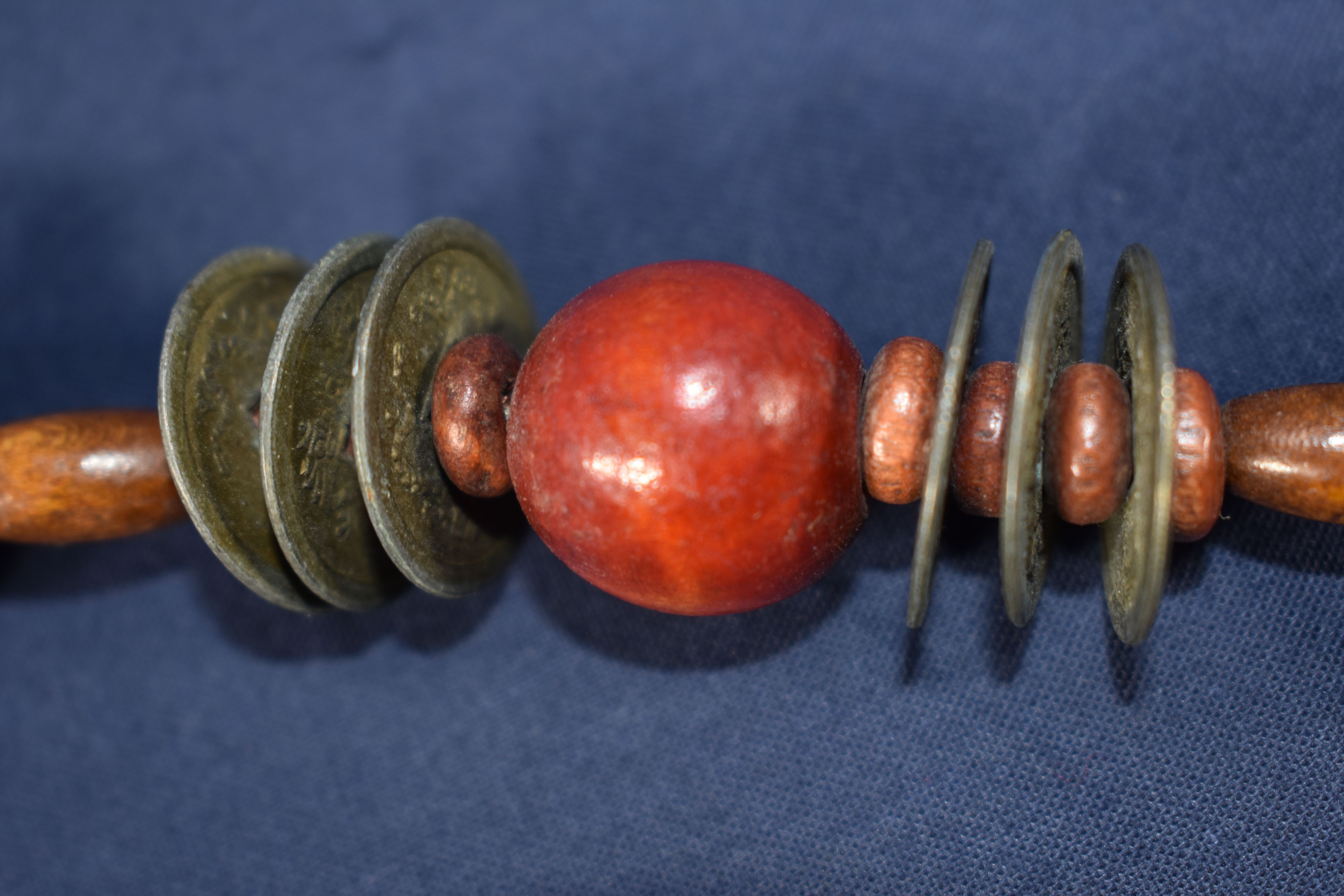 Collier ethnique " vintage ", longueur 70 cm. Bon état - Vue 9 - 