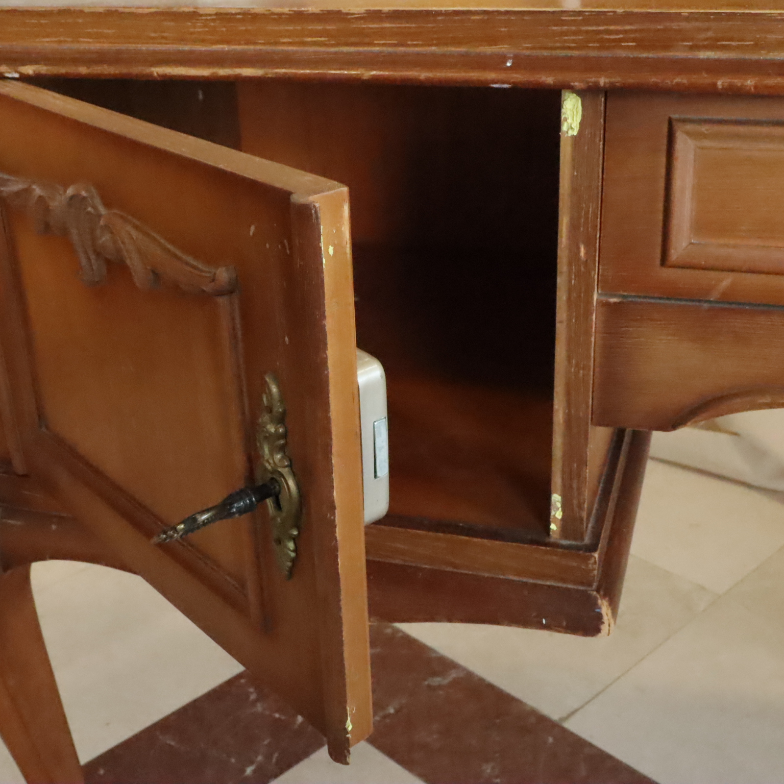 Coiffeuse vintage en bois avec miroir triptyque Bon état - Vue 5 - 