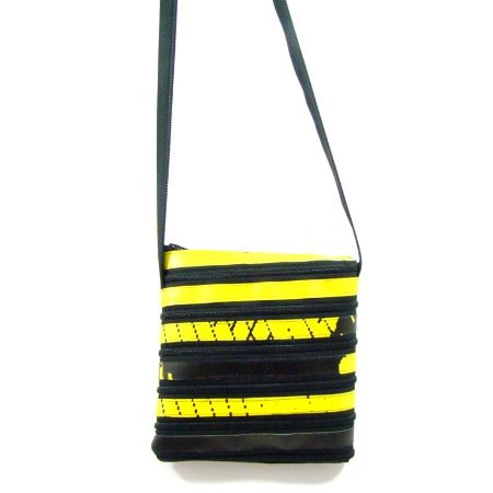 Voir photo 3 de Gamme Bâche - Sac Zippé "Jaune/Noir"- Création / Fait main Gamme Bâche - Sac Zippé "Jaune/Noir"- Création / Fait main Comme neuf - Vue 3 -