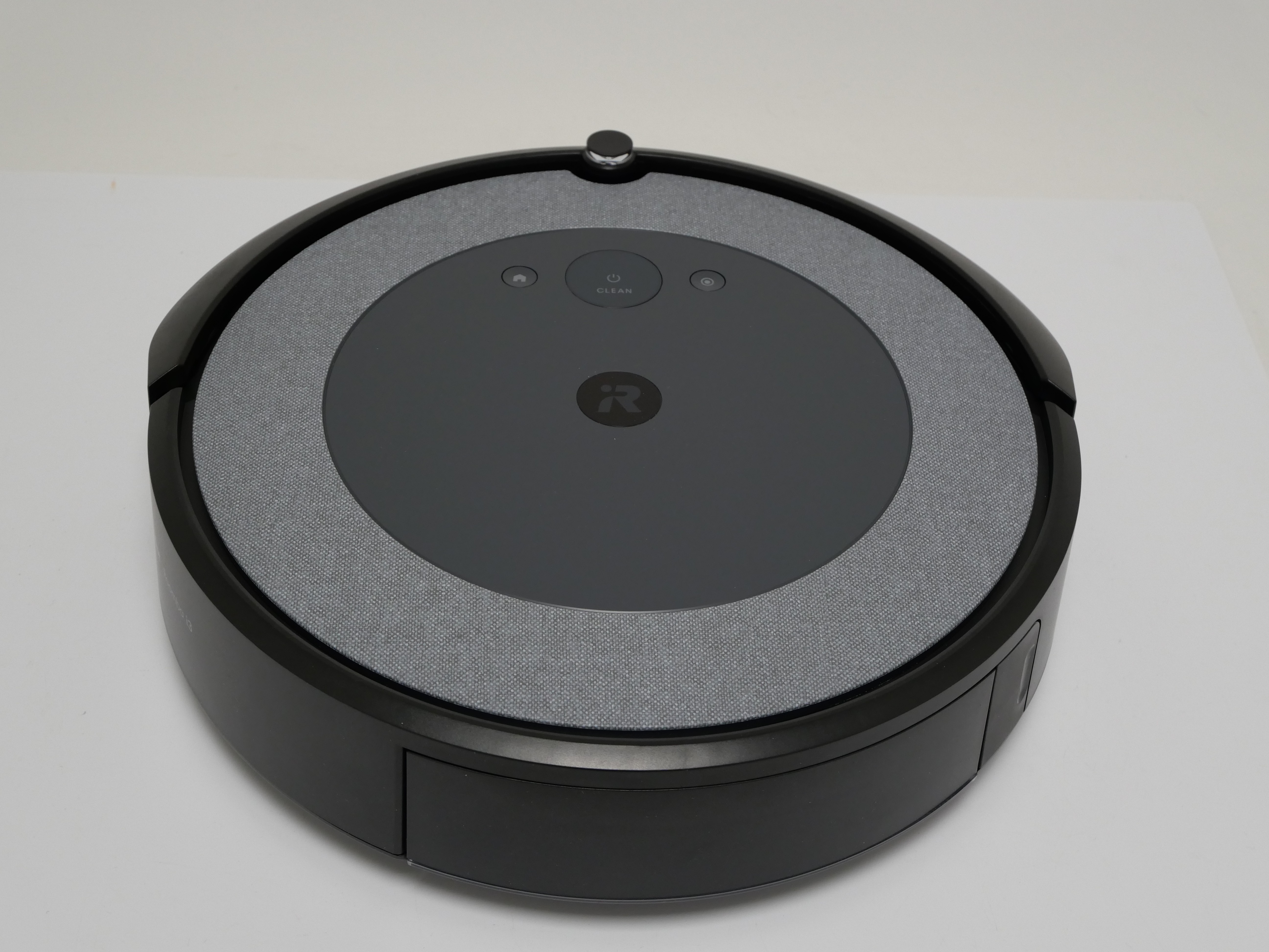 Voir photo 5 de Aspirateur iRobot Roomba i3 Aspirateur iRobot Roomba i3 Comme neuf - Vue 5 -
