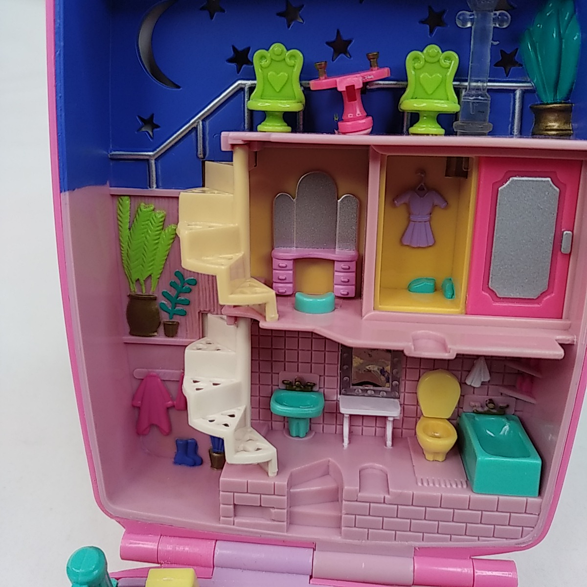 Voir photo 4 de Polly pocket Star bright dinner party avec 2 figurines - 1994 Polly pocket Star bright dinner party avec 2 figurines - 1994 Bon état - Vue 4 -