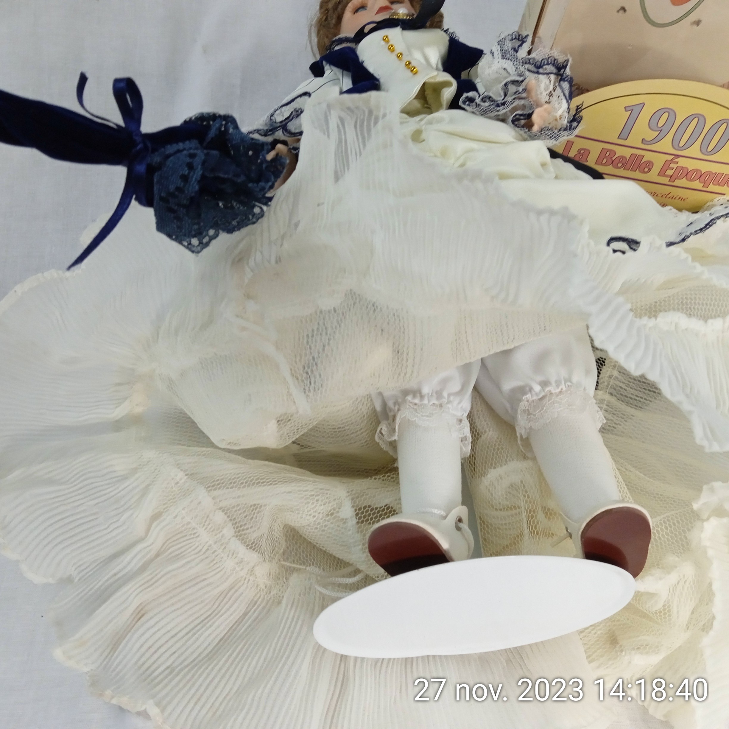 Ancienne Poupée de marque "La belle époque 1900" en porcelaine dans son coffret - Très bon état - Photo 4