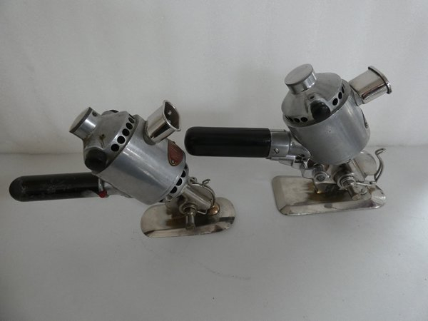 Voir photo 7 de Lot de deux machines à couper le tissu de marque Kuris Lot de deux machines à couper le tissu de marque Kuris Bon état - Vue 7 -